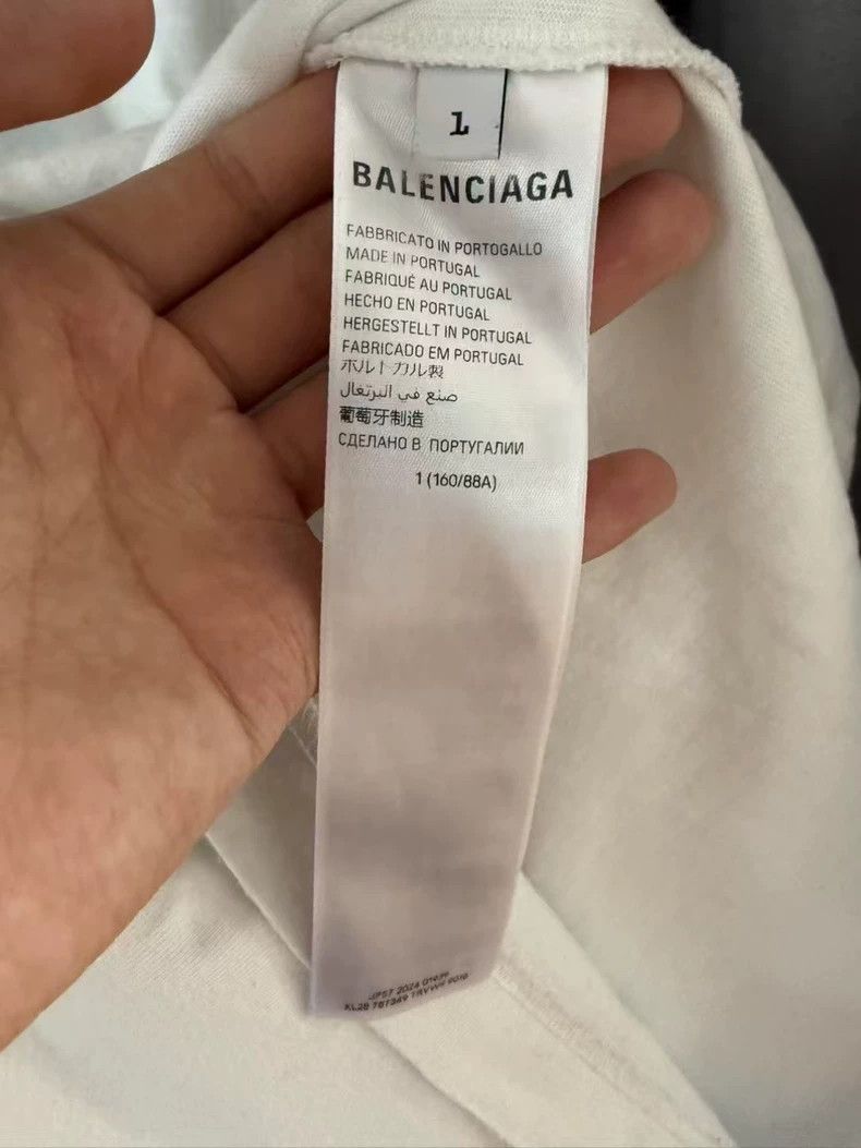 Balenciaga Balenciaga Football short sleeve white Size US S / EU 44-46 / 1 - 4 Thumbnail