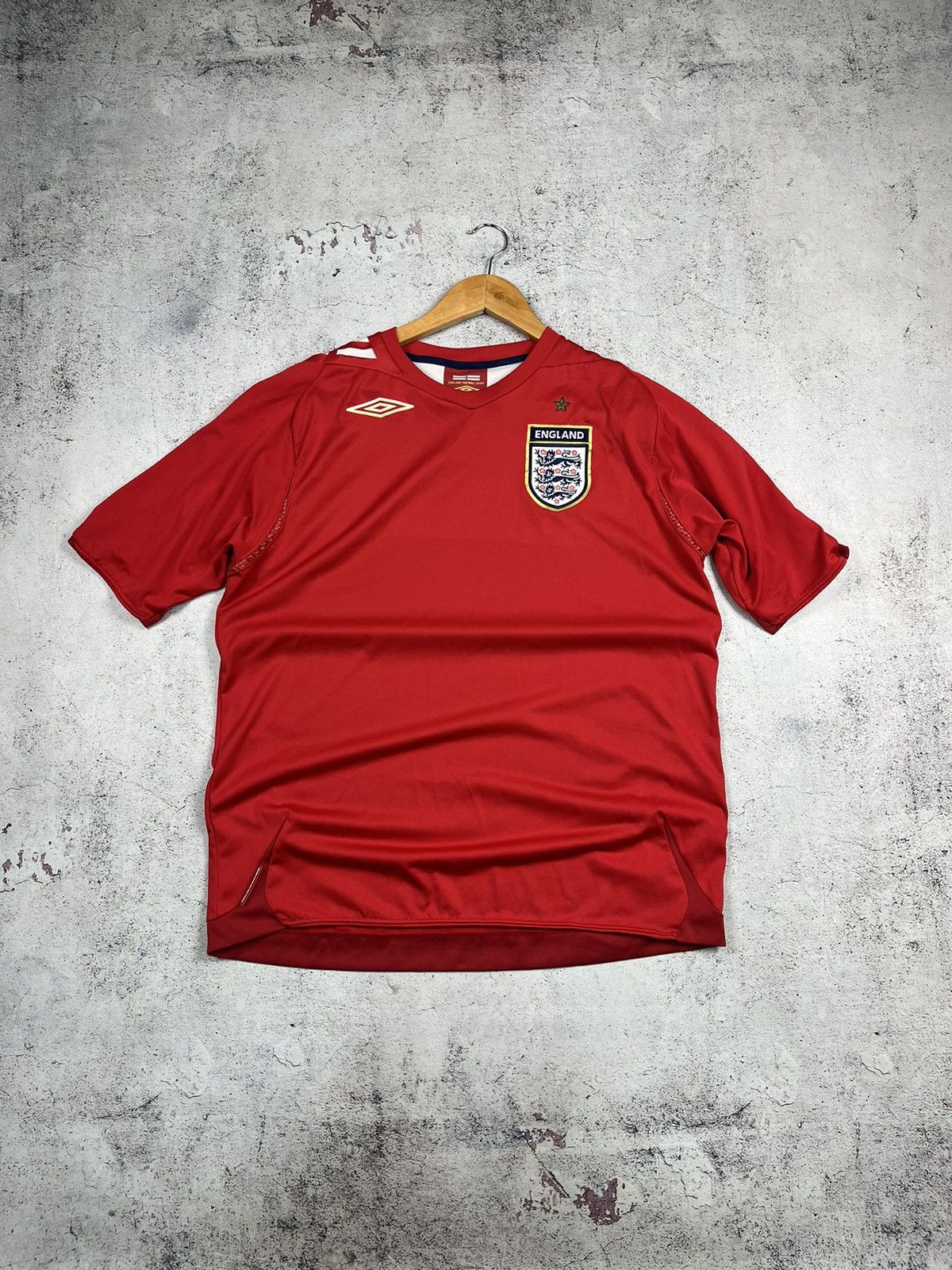 Umbro UMBRO ENGLAND NATIONALS 2006/2008 AWAY SOCCER JERSEY Size US L / EU 52-54 / 3 - 1 Thumbnail