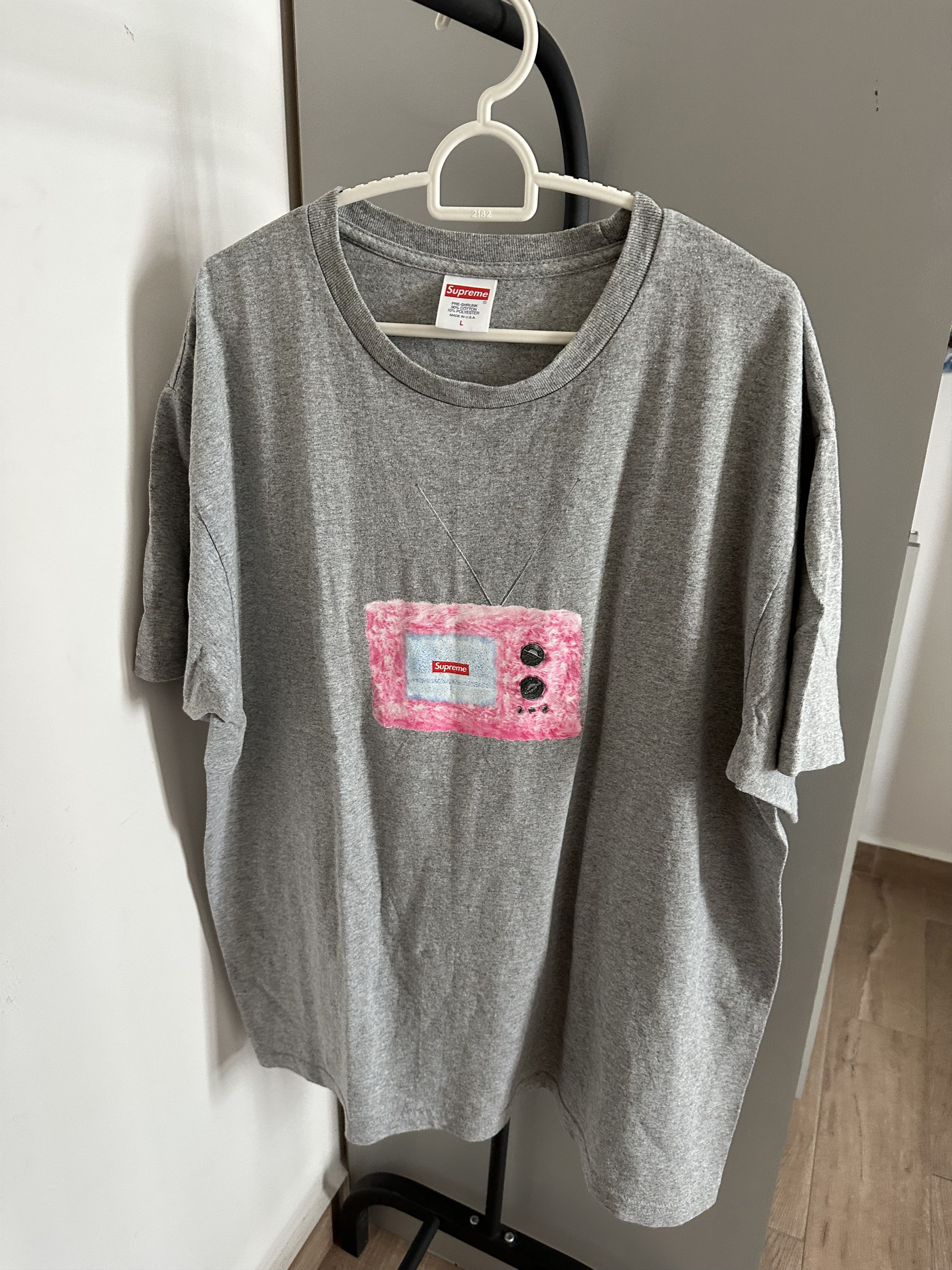Grey supreme TV t-shirt