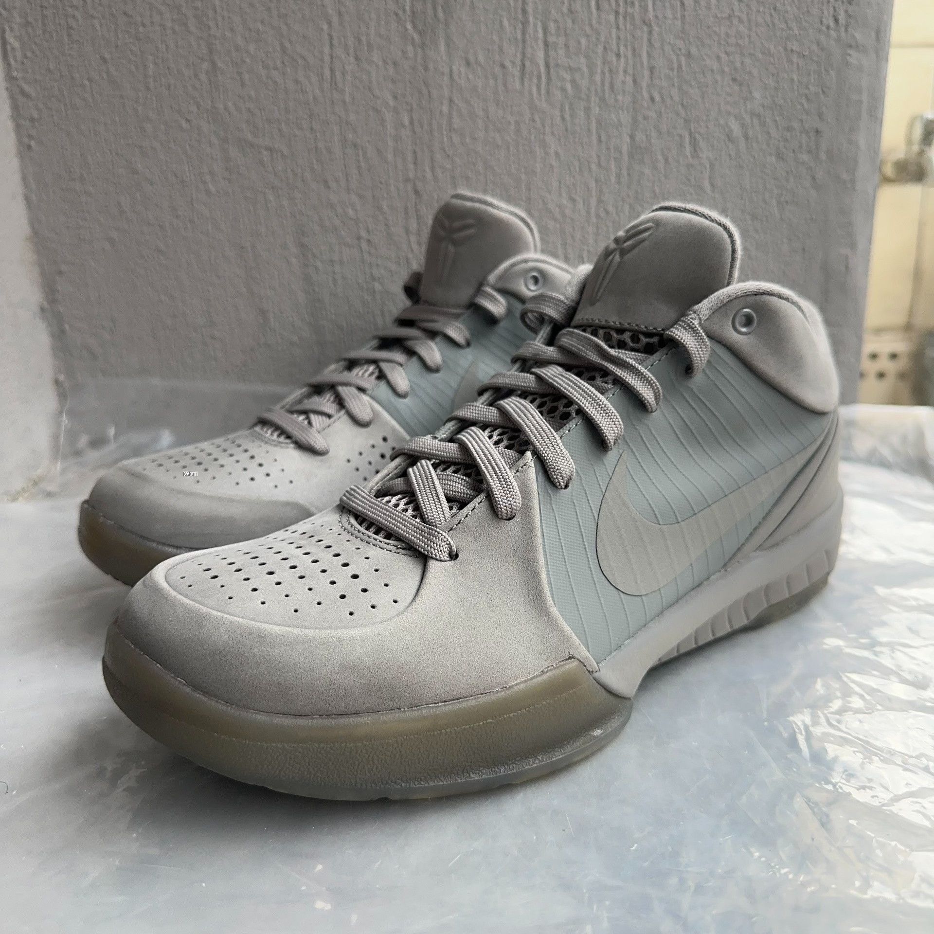 Nike Kobe 4 FTB ZK4 Low Basketball Shoes Size US 9 / EU 42 - 1 Thumbnail