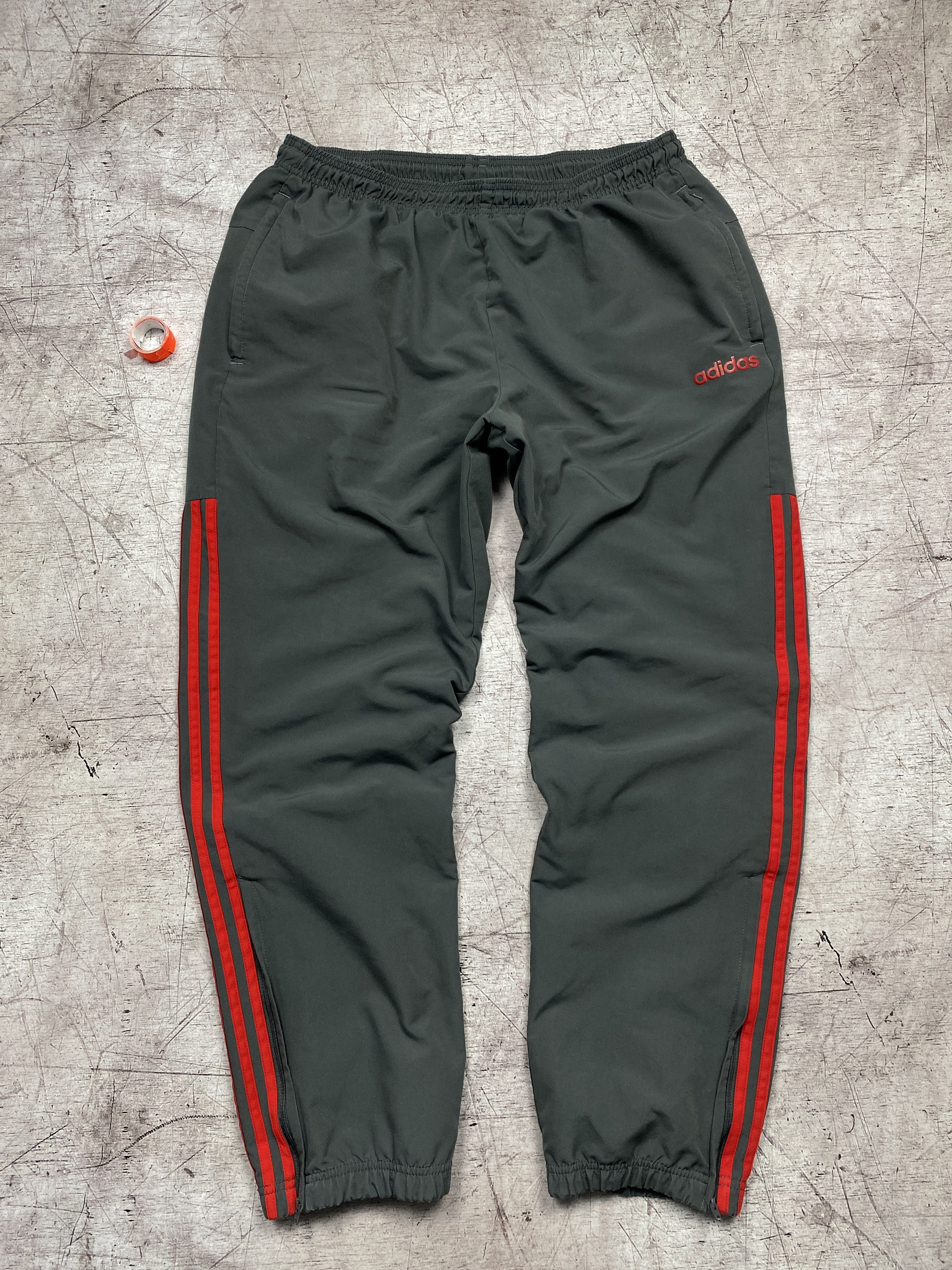 Adidas × Vintage Adidas Vintage nylon baggy parachute pants Size US 36 / EU 52 - 1 Thumbnail