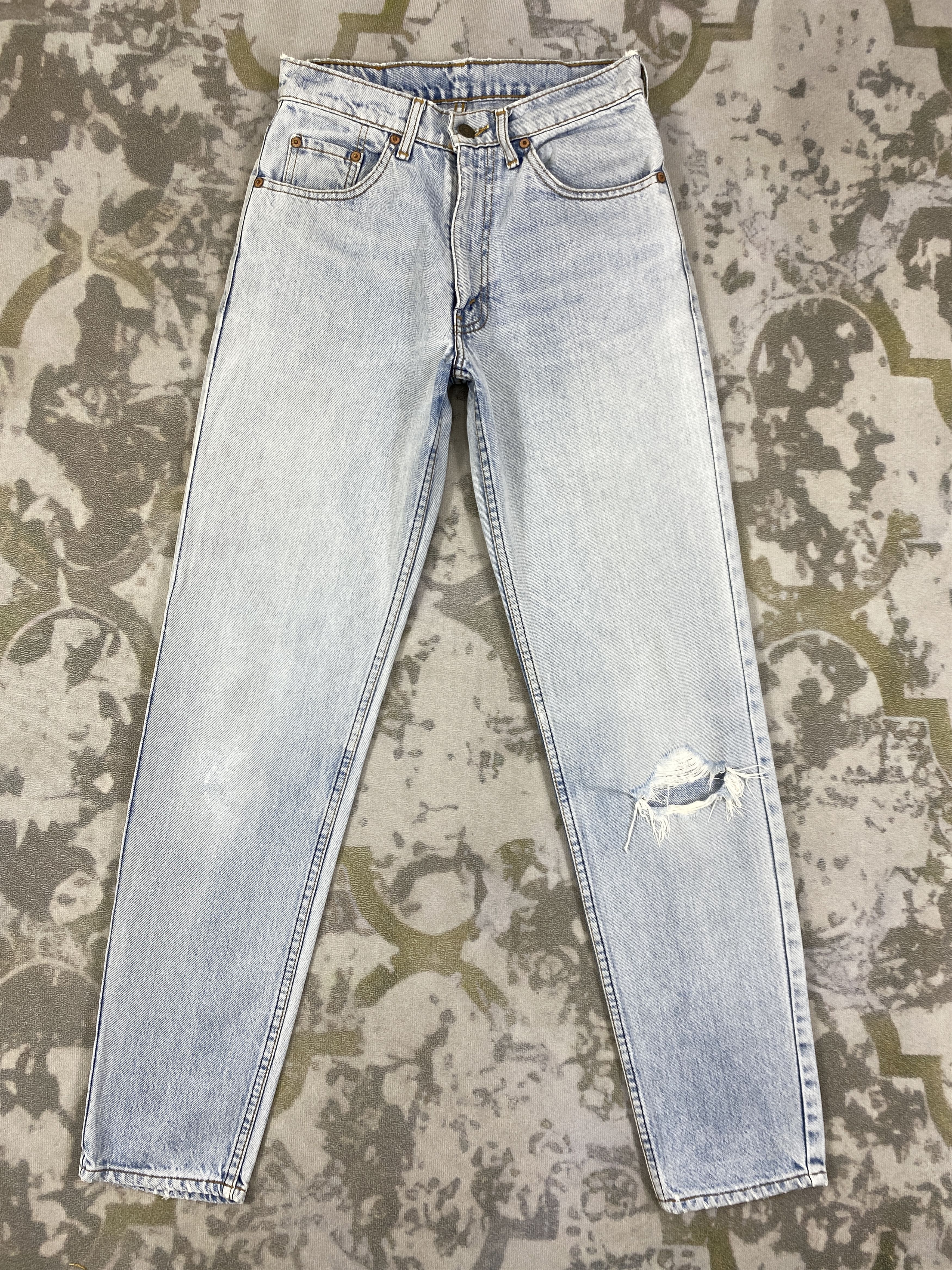 Vintage Distressed Levis Jeans 28x30 - JN2984