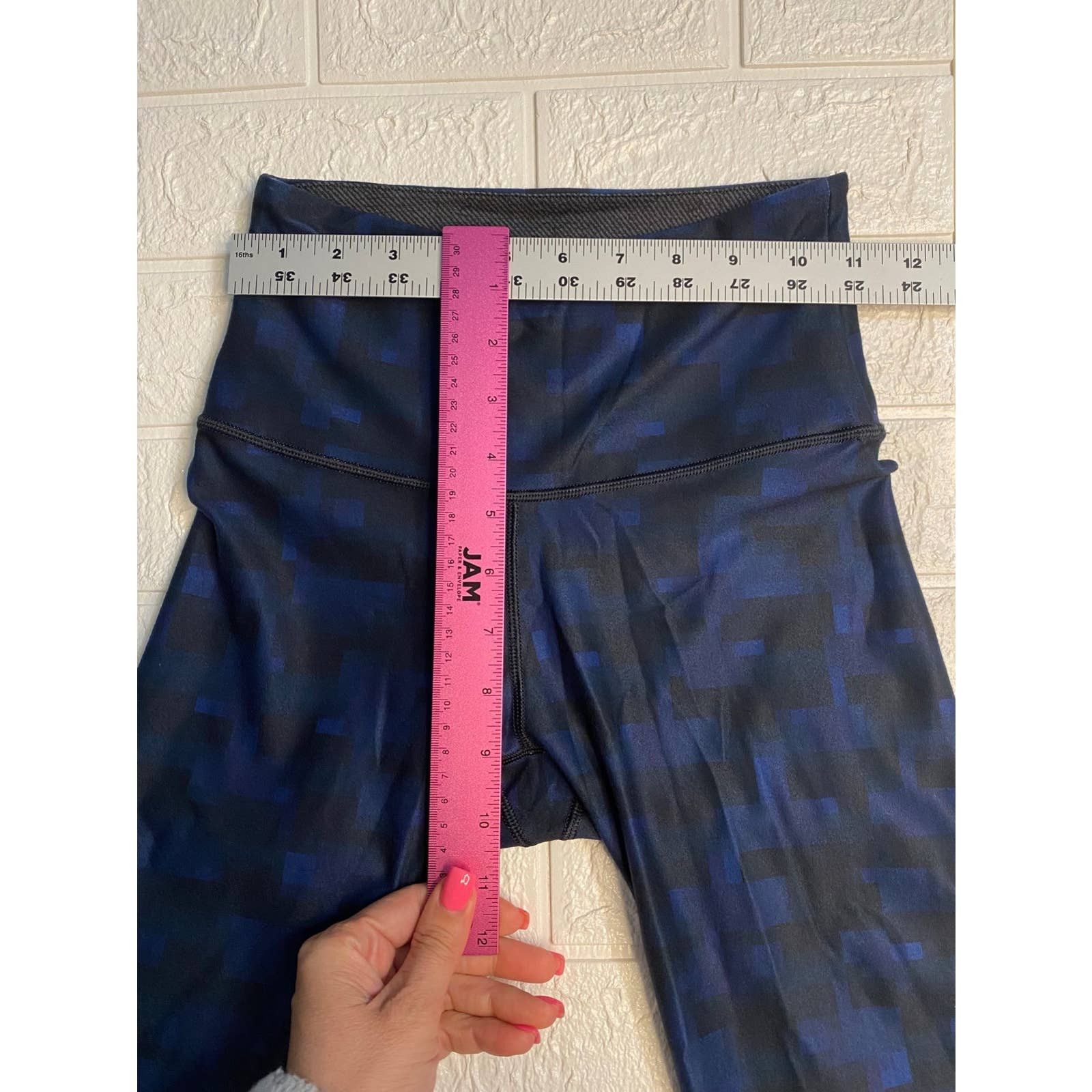 Other Peloton X WITH Blue Pyramid High Waisted Cropped Leggings Size 27" / US 4 / IT 40 - 5 Thumbnail