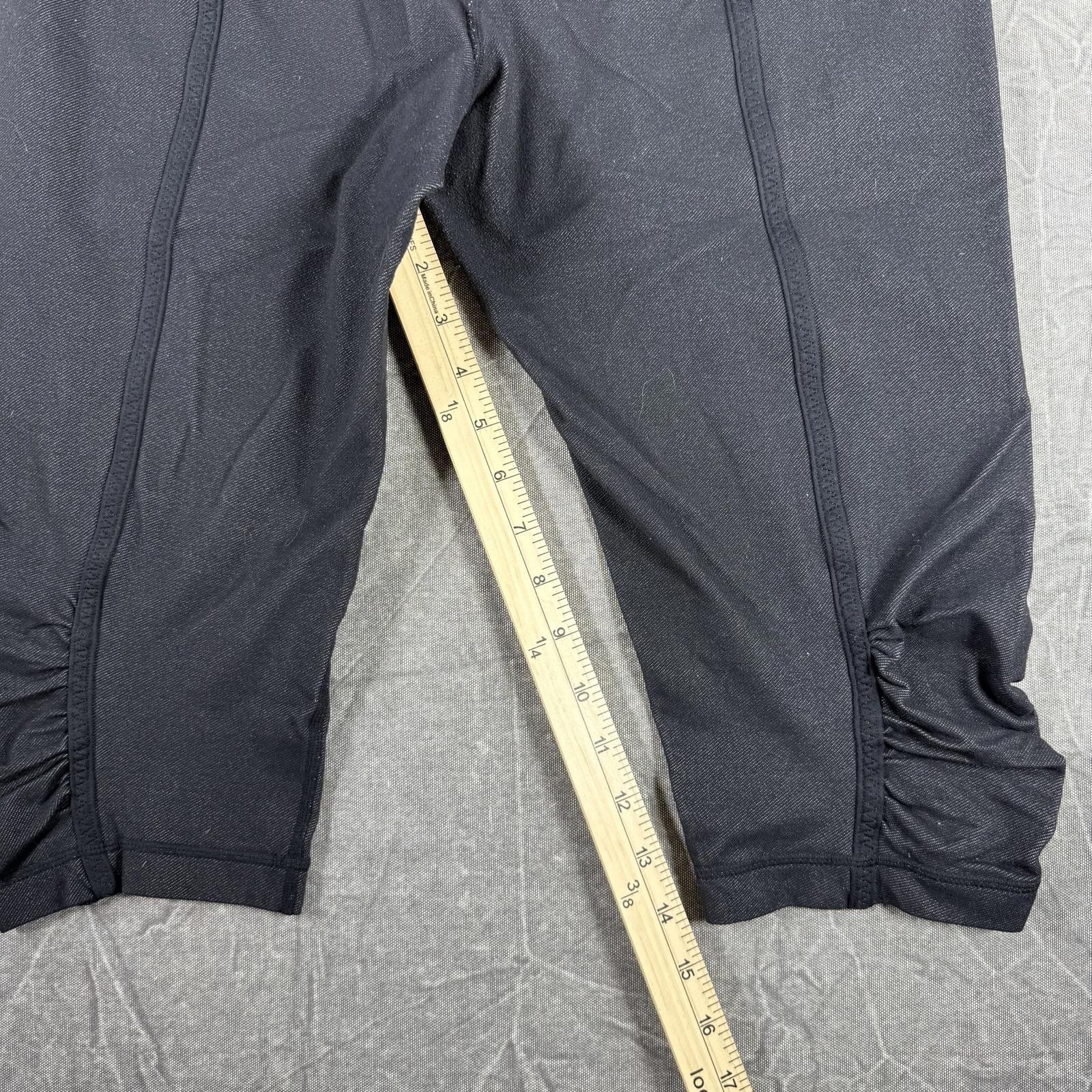 Lululemon Lululemon Women 12 Pants Black Dignity Crops Leggings Size 34" / US 12 / IT 48 - 4 Thumbnail