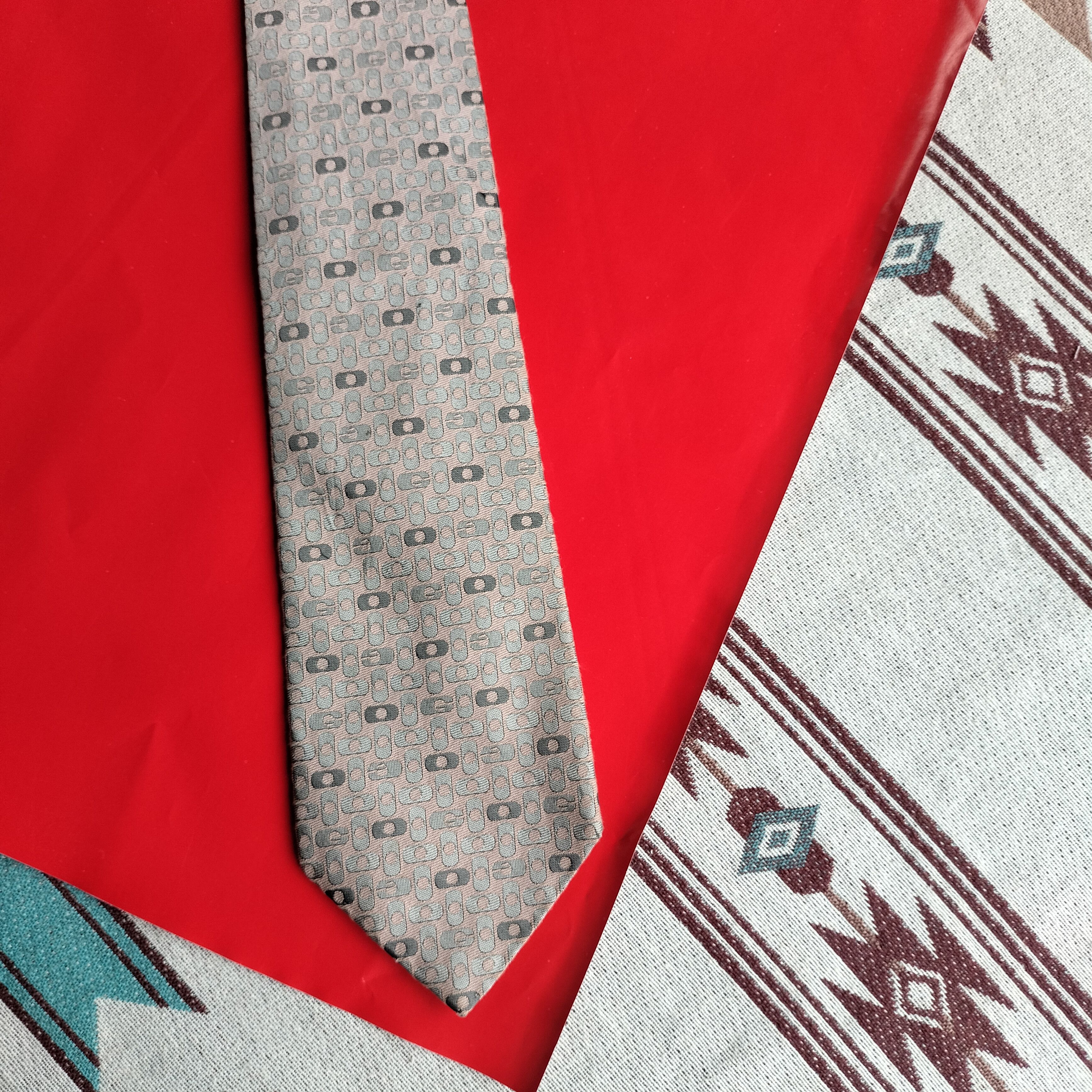 Gucci Early 2000 Gucci tom ford era font tie Size ONE SIZE - 4 Thumbnail