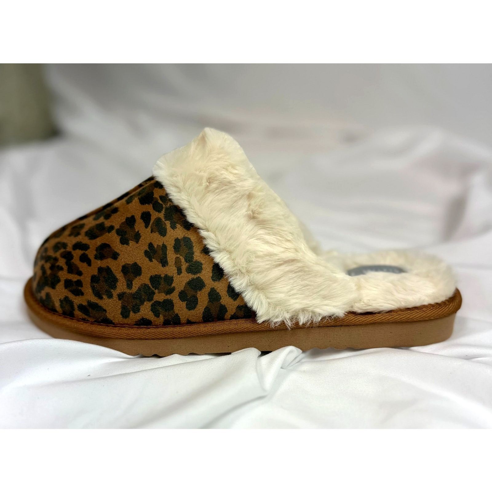 Other Volatile Microsuede Faux Shearling Slipper Leopard Fluff 9 Size US 9 / IT 39 - 14 Thumbnail