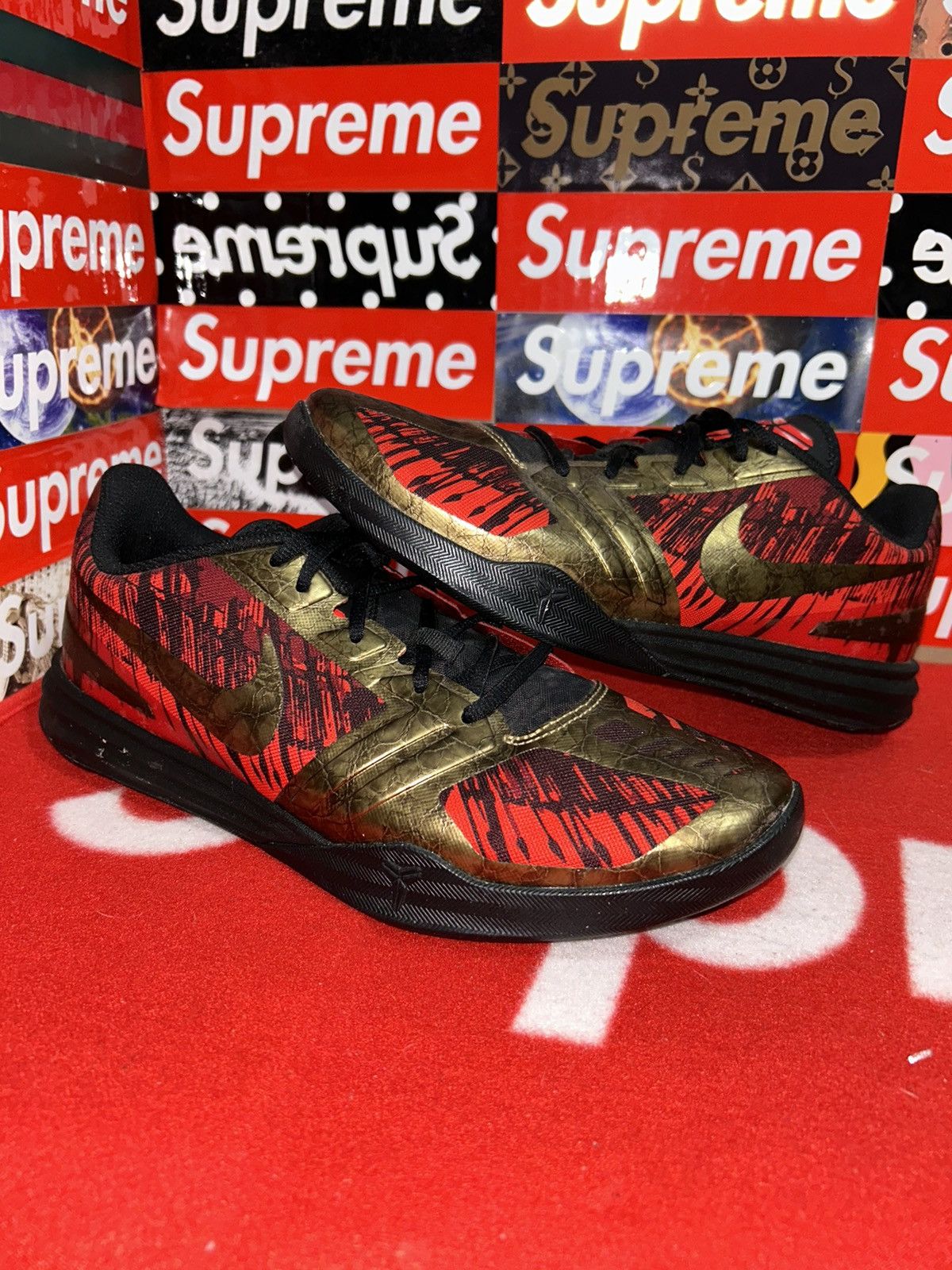 image of Nike Kb Mentality Black Metallic Gold Red 704942-008 Size 11 Shoes, Men's