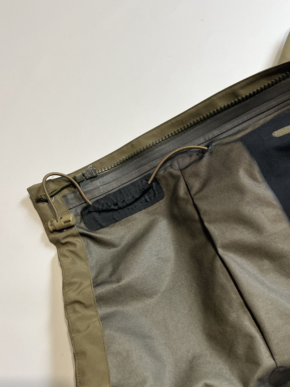Arc'teryx Arc'teryx LEAF Alpha Gen 1 Jacket – Crocodile / Gore-Tex Size US XL / EU 56 / 4 - 10 Thumbnail