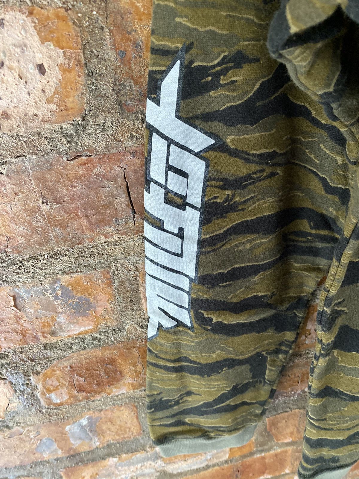Beauty Beast 🔥AW2005 MILK BOY camo System Vaccs Punk sweatshirt Size US M / EU 48-50 / 2 - 7 Thumbnail