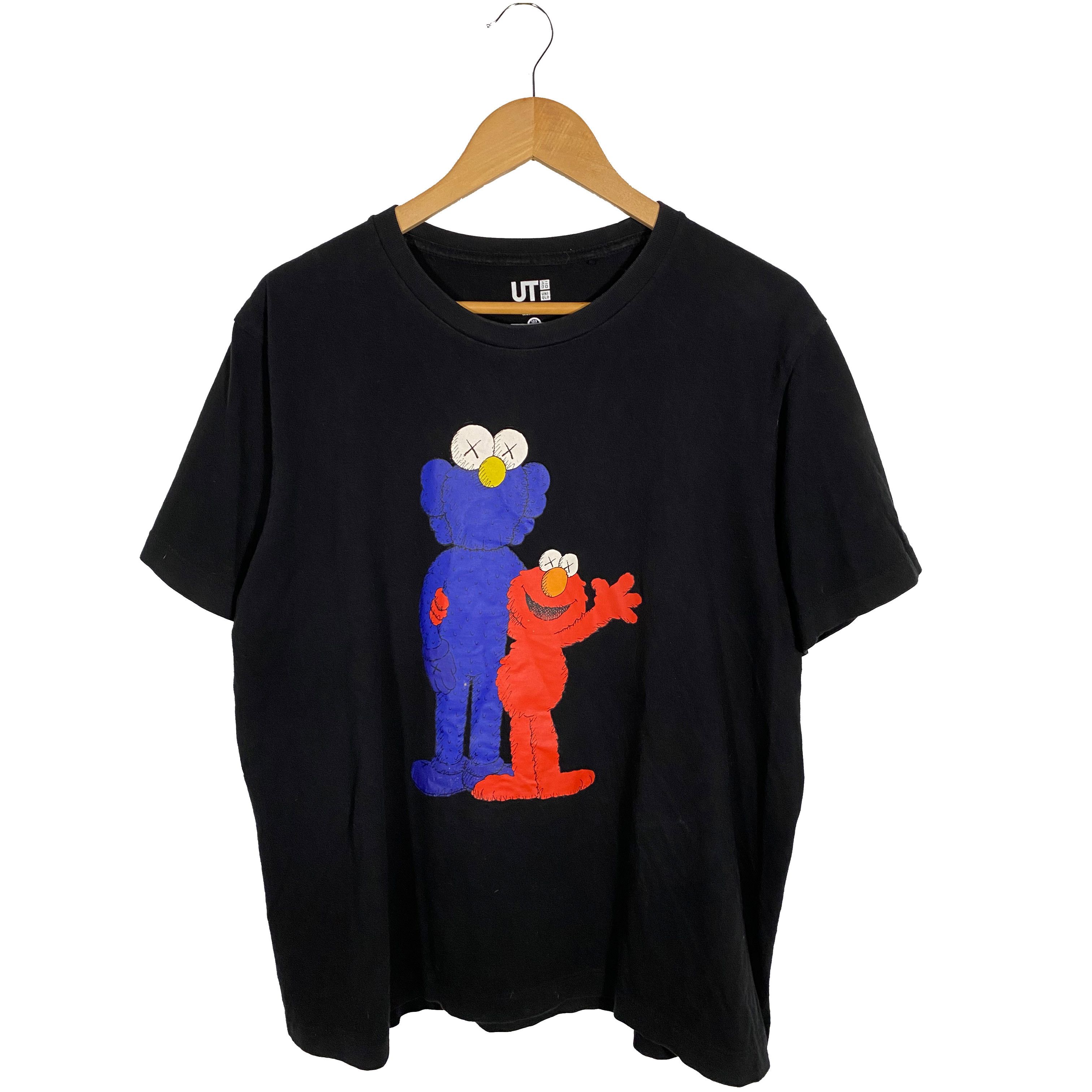 Kaws × Uniqlo KAWS x Uniqlo Elmo Companion Tee Size L Size US L / EU 52-54 / 3 - 1 Thumbnail