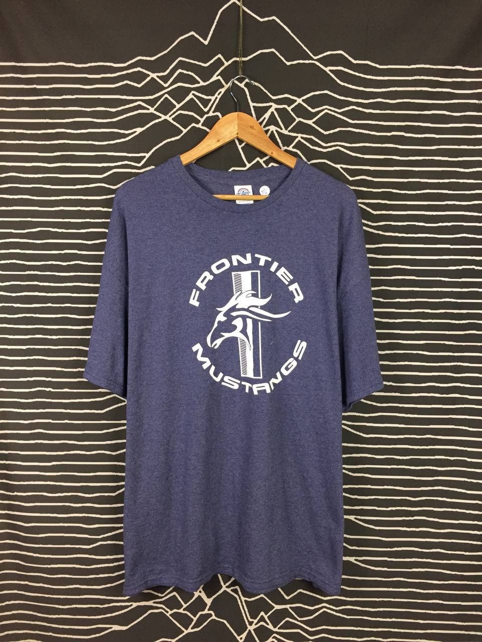 Vintage Vtg Y2K Frontier School Mustangs Apparel Logo Tee Size US XXL / EU 58 / 5 - 1 Thumbnail