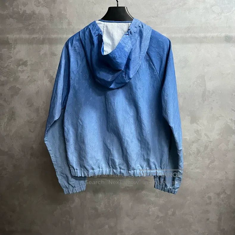 Louis Vuitton Louis Vuitton Sky Blue Sky White Cloud Hooded Logo Jacket Size US M / EU 48-50 / 2 - 5 Thumbnail