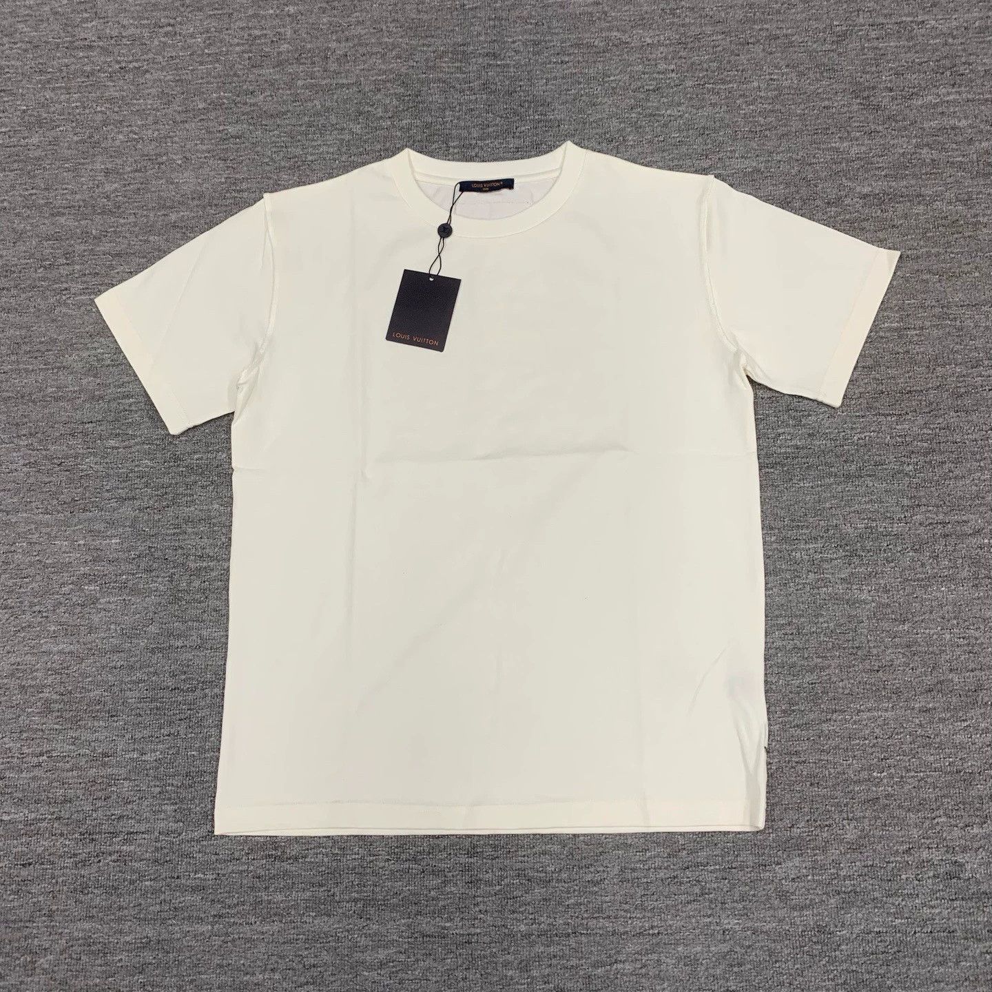 Louis Vuitton LV White Short Sleeve Shirt for Men Size US M / EU 48-50 / 2 - 1 Thumbnail