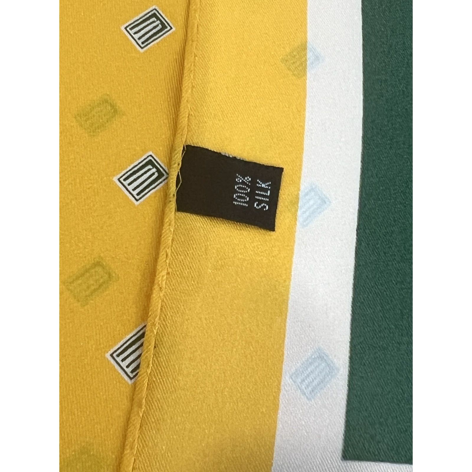 Vineyard Vines VINEYARD VINES Square Scarf Silk NEW Methodist University GB Packers Colors Geometric Silk Scarf Women Gold Square Scarf Women Size ONE SIZE - 8 Thumbnail