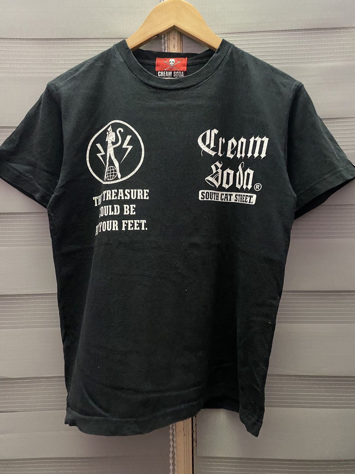 If Six Was Nine Vintage Cream Soda Dragon Design Rock And Roll Tshirt Size US S / EU 44-46 / 1 - 4 Thumbnail