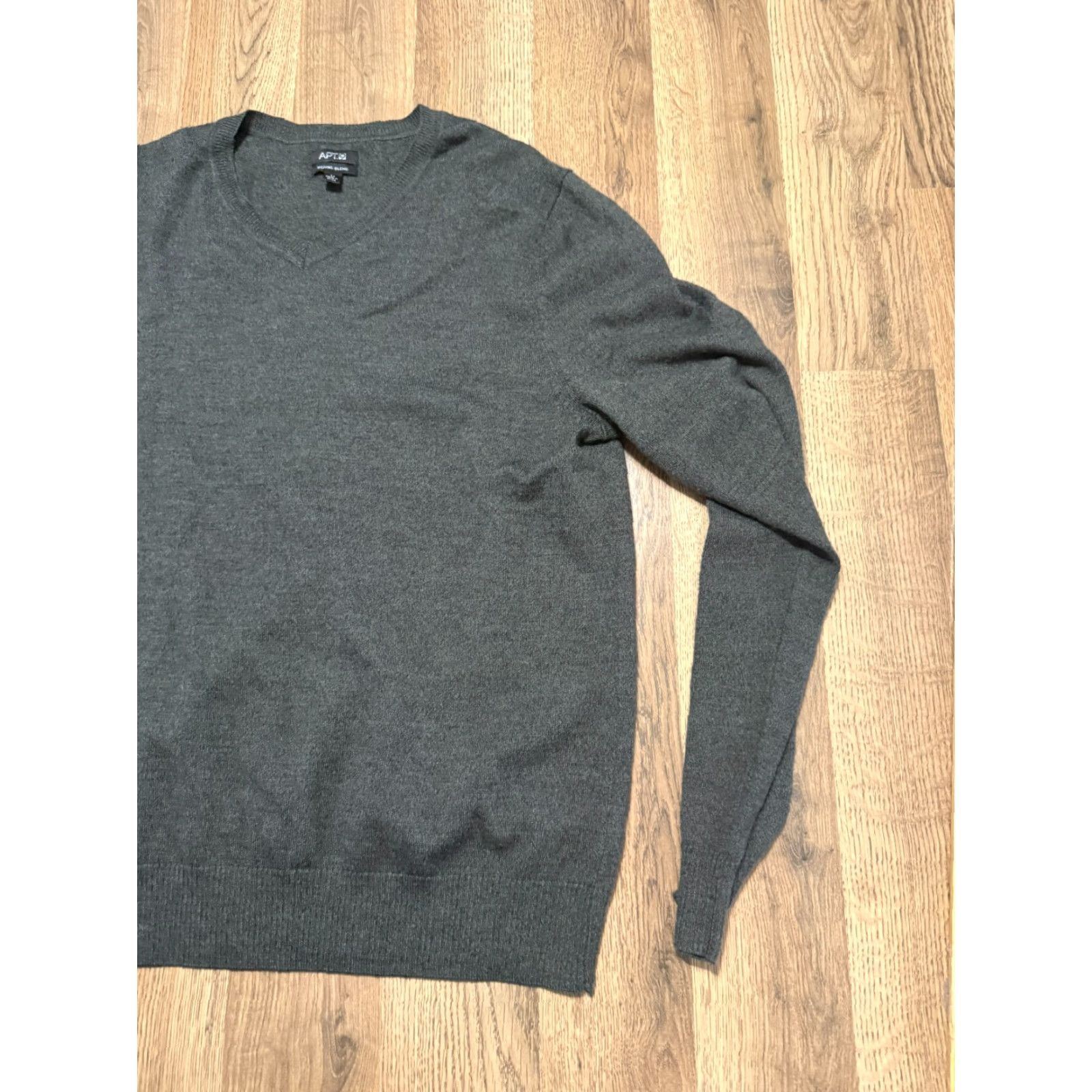 Apt. 9 APT. 9 Shirts Men Long Sleeve V-Neck Gray Stretch Merino Blend M Size Shirt Size US M / EU 48-50 / 2 - 3 Thumbnail