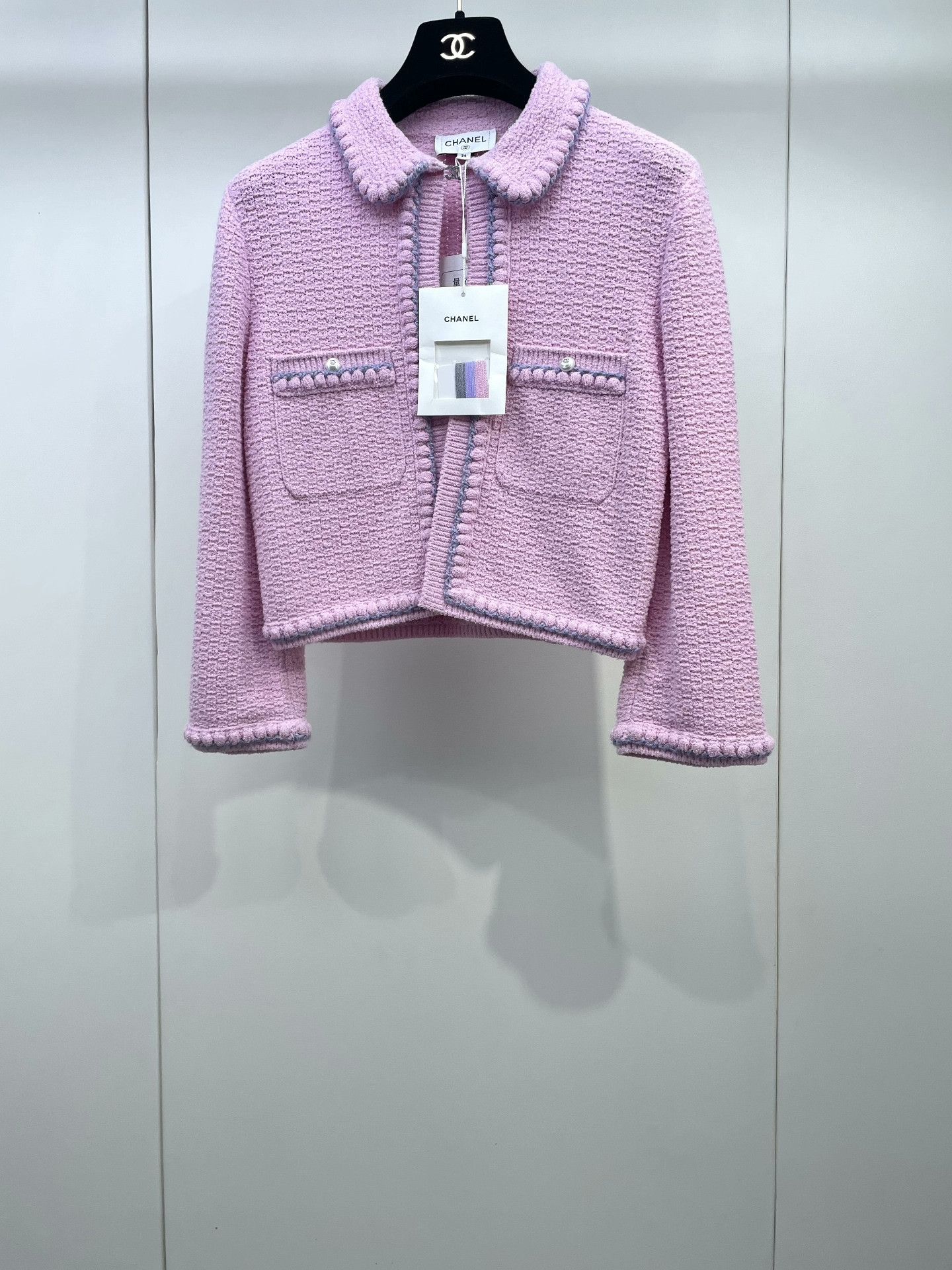 Chanel Chanel 25P Pink Peter Pan Collar Cardigan Size XS / US 0-2 / IT 36-38 - 1 Thumbnail