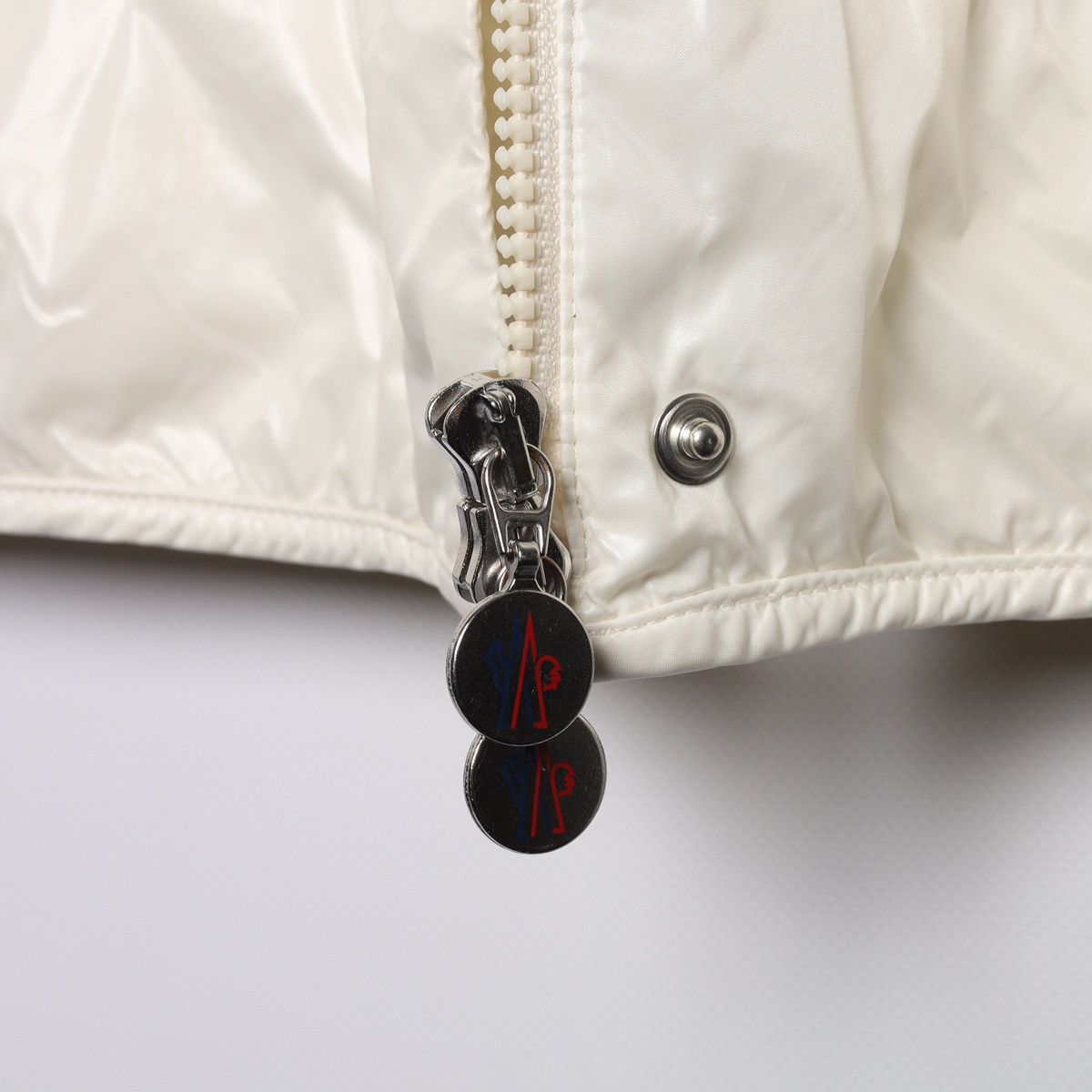 Moncler Moncler Vintage Cream White Nylon Jacket Hooded Size L / US 10 / IT 46 - 19 Thumbnail