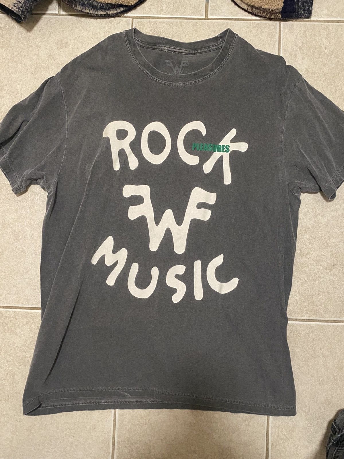 Pleasures Pleasures x weezer tshirt Size US L / EU 52-54 / 3 - 1 Thumbnail