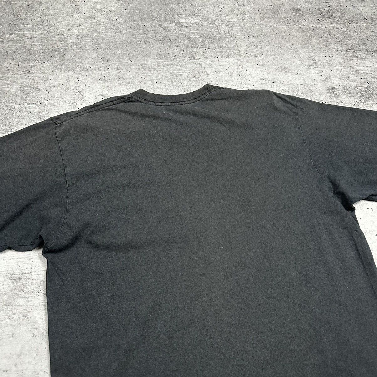Vintage Vintage 90s Antisfiga T-shirt Black Men’s Size L Size US L / EU 52-54 / 3 - 21 Thumbnail
