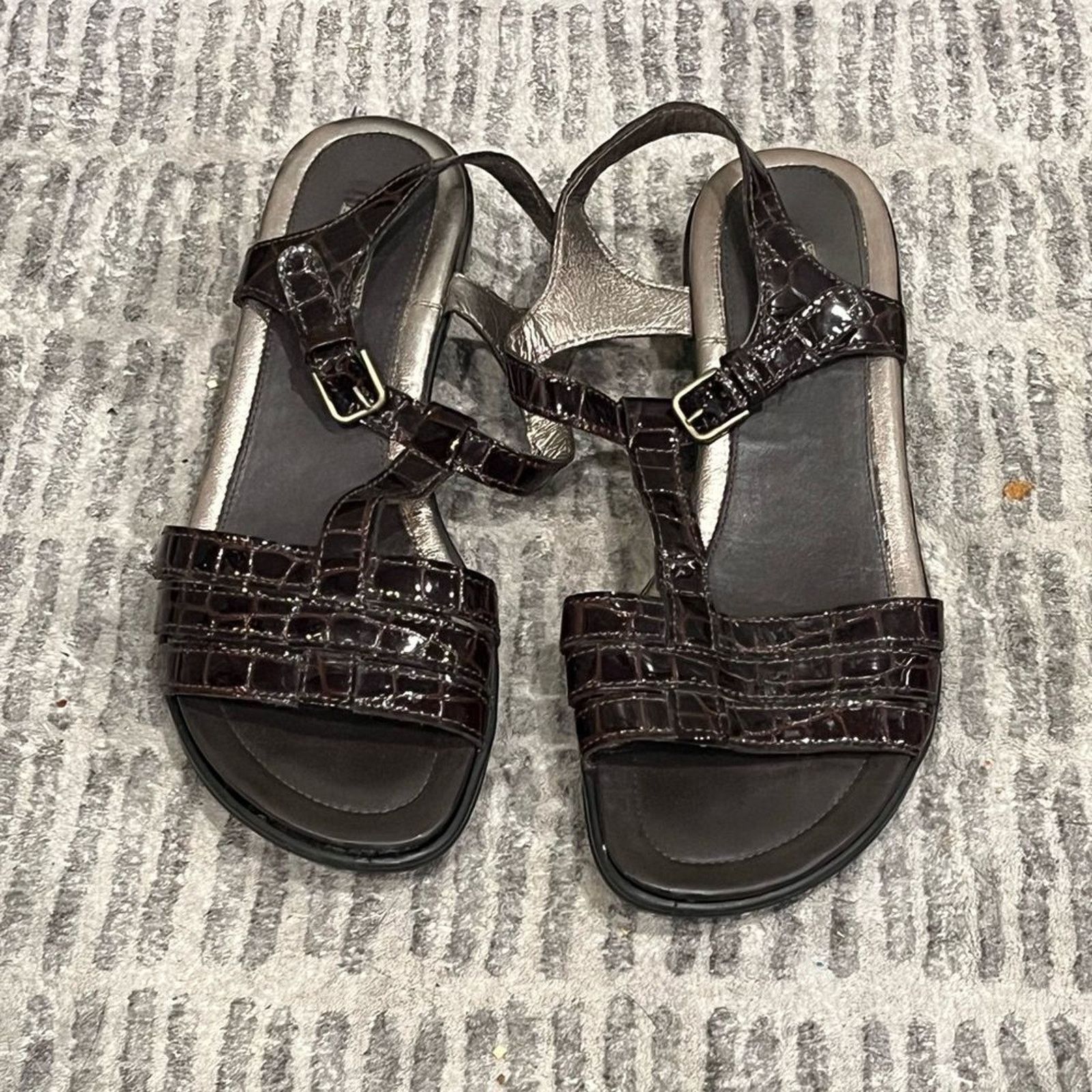 Ecco Ecco Sensata Sandal T-Strap Crocodile Leather Heel Size 6.5 Size US 6.5 / IT 36.5 - 1 Thumbnail