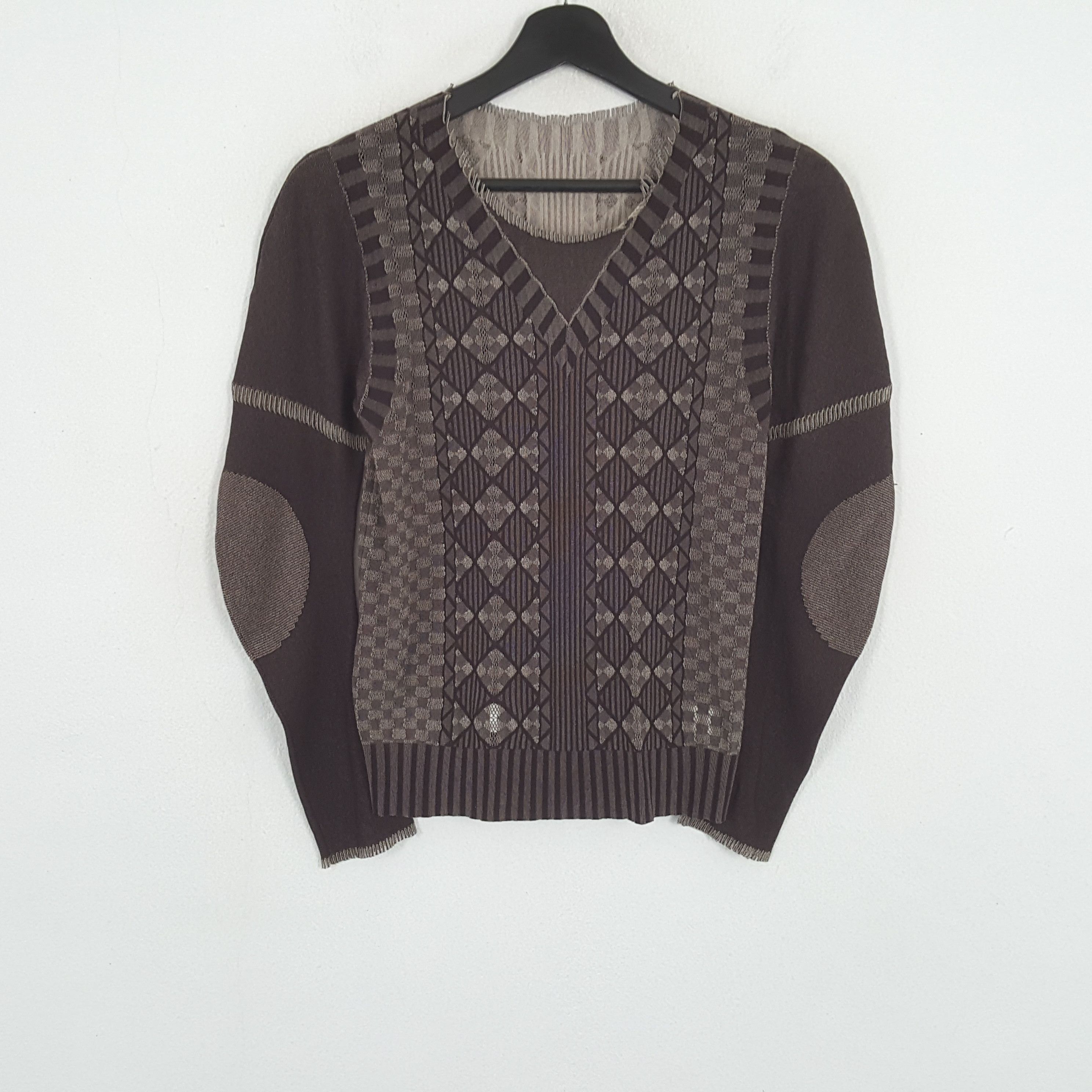 PLEATS PLEASE ISSY MIYAKE Japanese Designer Brand Tshirt