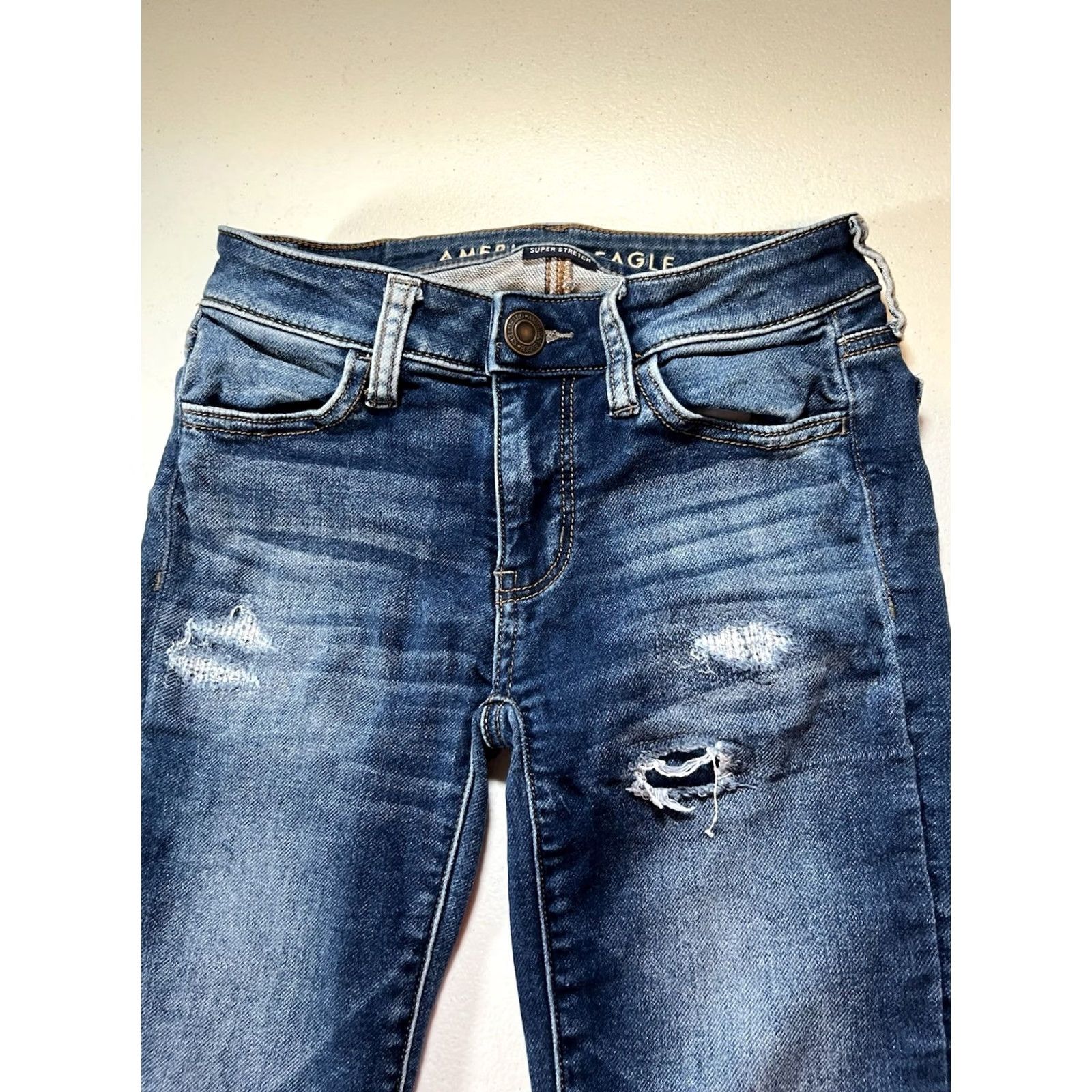 American Eagle Outfitters American Eagle Outfitters Jegging Womens 00 Blue Denim Distressed Button Mid Rise 26.5in Inseam Regular Stretch Comfort Pockets Medium Wash Size 24" / US 00 / IT 34 - 3 Thumbnail