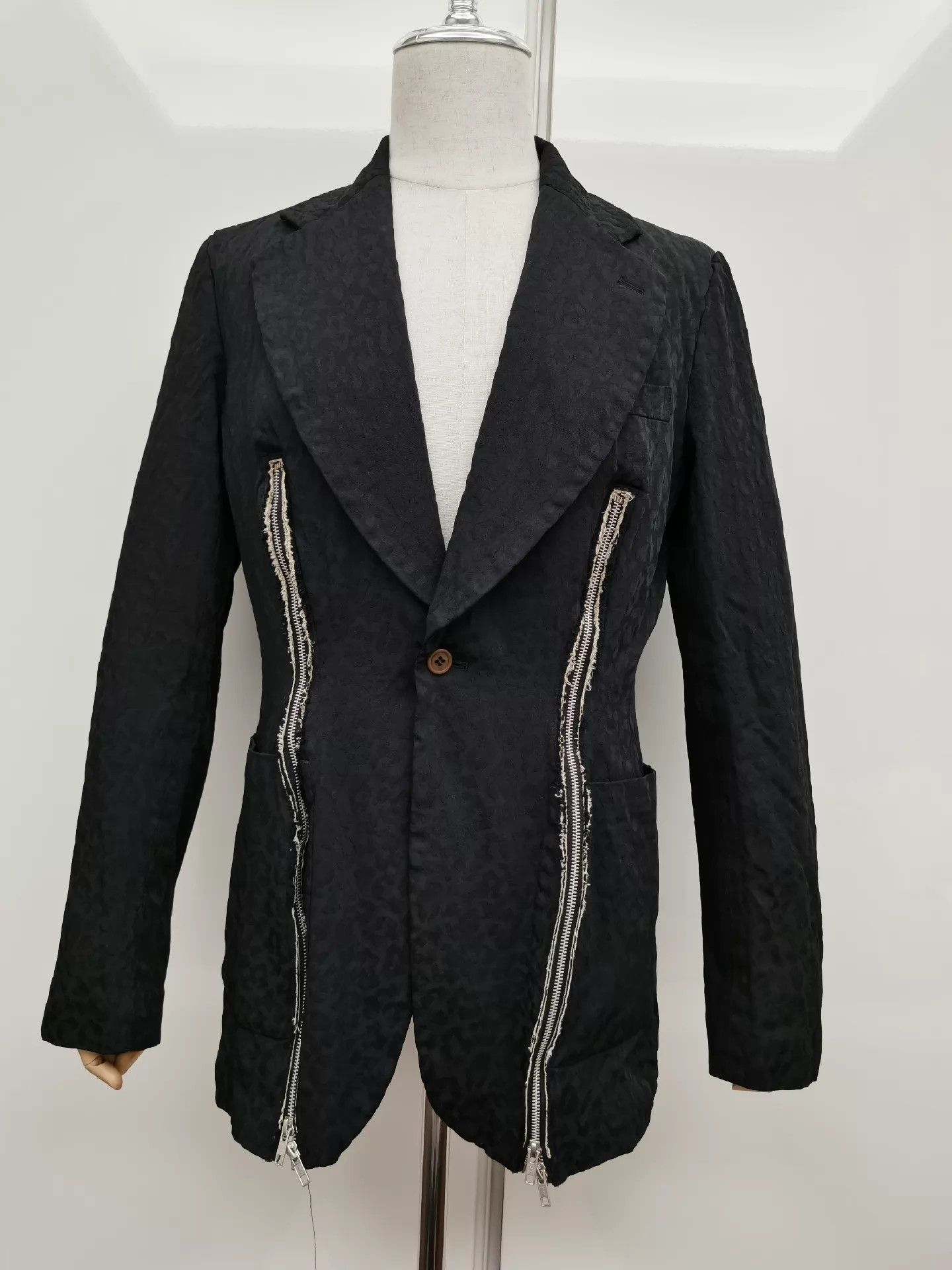 Comme des Garcons CDG Homme Plus SS Blazer Textured Cinched Thick Size M Size US M / EU 48-50 / 2 - 1 Thumbnail