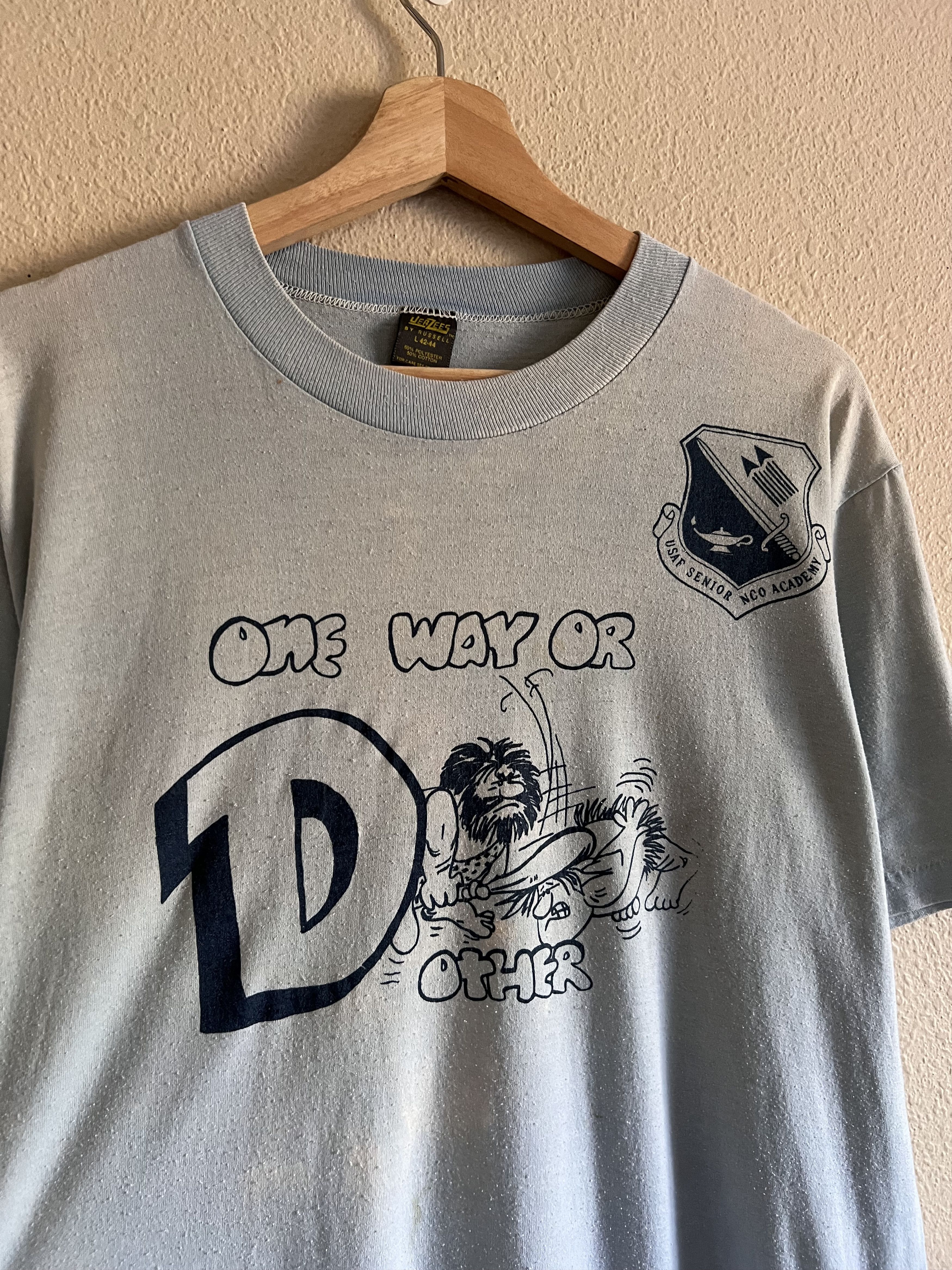 Jerzees Vintage One Way Or D Other USAF Academy Caveman Tee Size US L / EU 52-54 / 3 - 1 Thumbnail