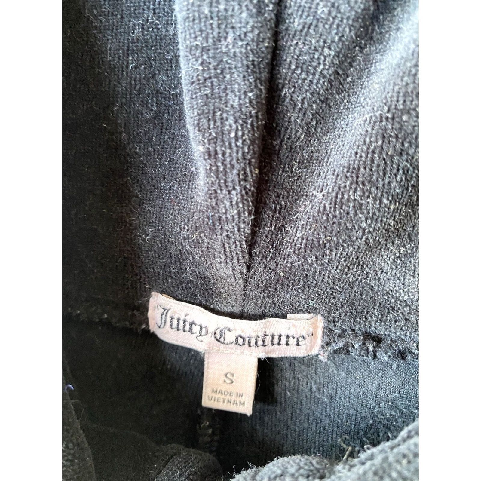 Juicy Couture VINTAGE Juicy Couture Velour Full Zip Hooded Jacket Shirt Womens Small Black Velour Rhinestone Retro 2000s Barbi(e) Celebrity Logo 90s 00s Size S / US 4 / IT 40 - 2 Thumbnail