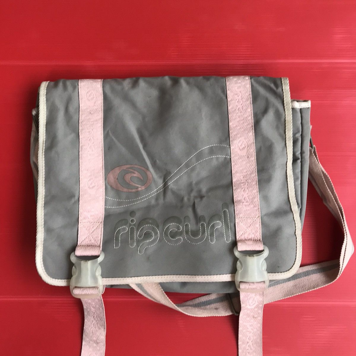 Hysteric Glamour × Rip Curl Rip Curl Shoulder Big messenger Bag Grey and pink chloe sev Size ONE SIZE - 11 Thumbnail