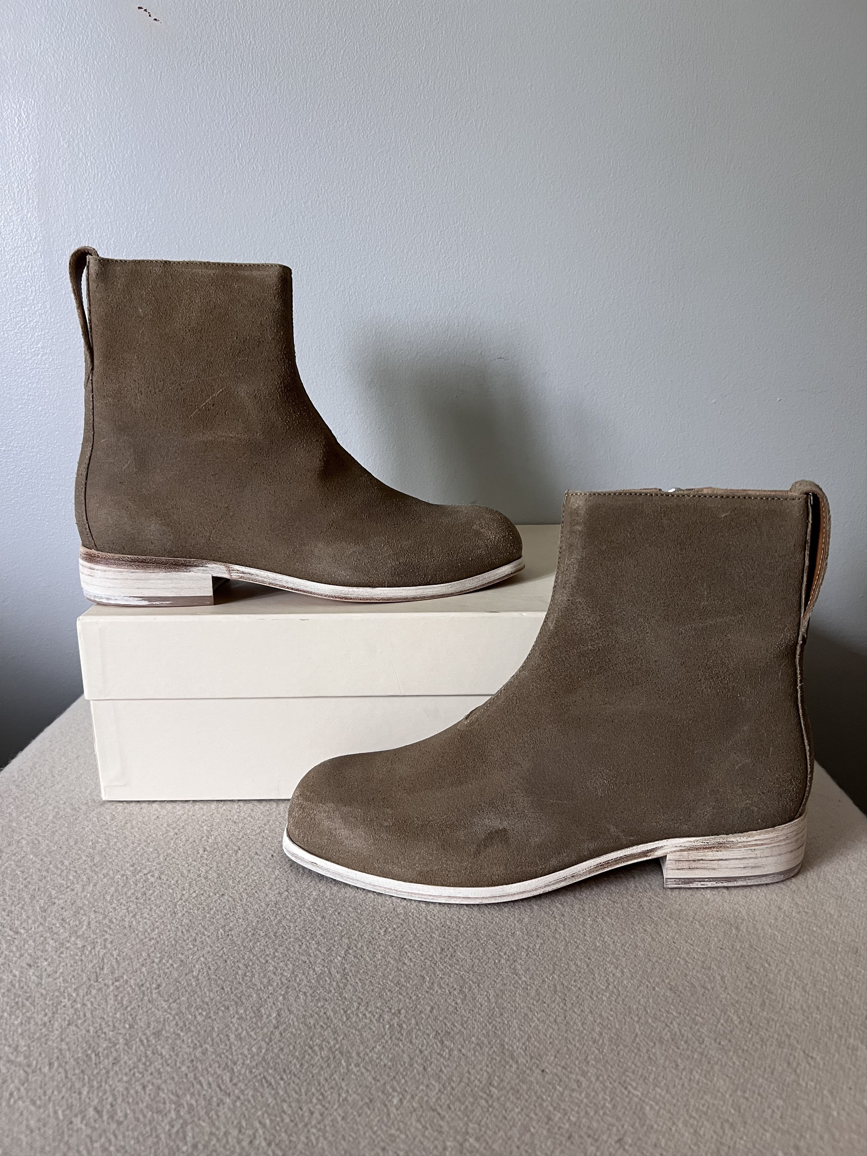Our Legacy Our Legacy Michaelis Boots in Waxy Champagne Suede Size US 10 / EU 43 - 2 Thumbnail