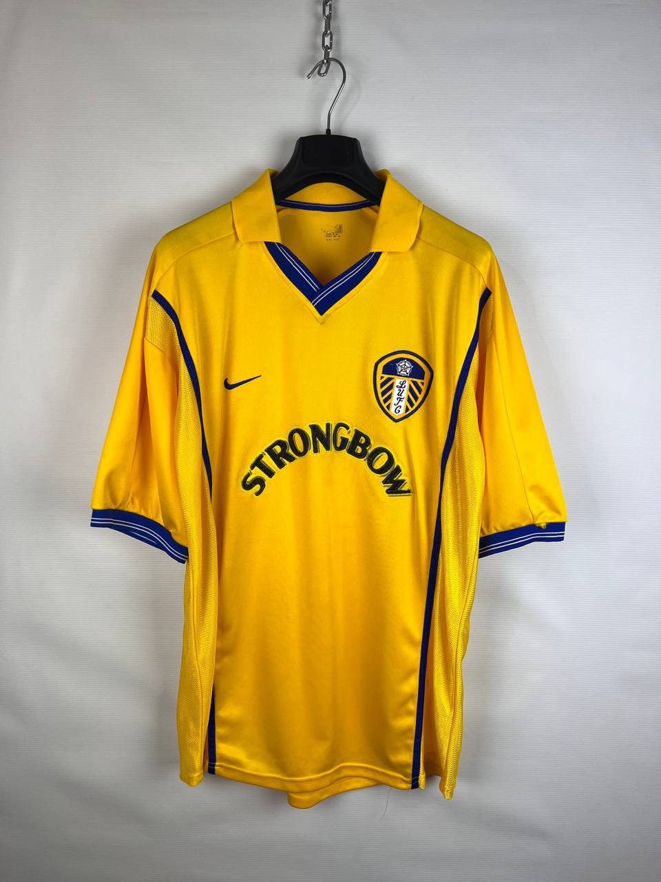 Nike Leeds United Nike 2001 vintage jersey size XL Size US XL / EU 56 / 4 - 1 Thumbnail