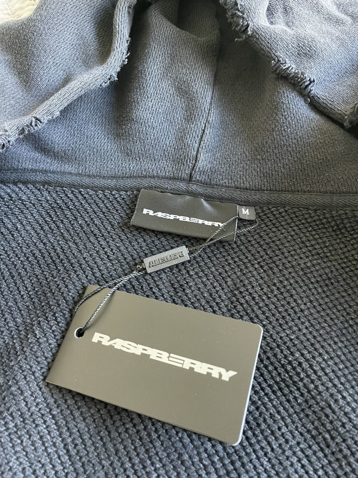 The GV Gallery GV GALLERY RASPBERRY HILLS 'SUN VALLEY' BLACK ZIP UP HOODIE Size US M / EU 48-50 / 2 - 6 Thumbnail