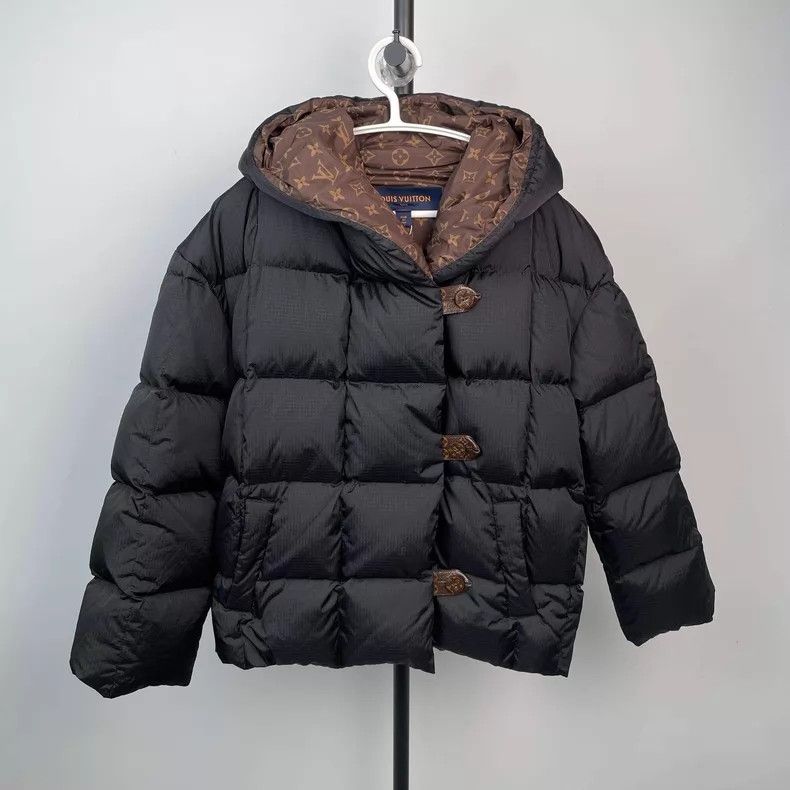 Louis Vuitton Louis Vuitton Black reversible single breasted hooded down Size XXS / US 00 / IT 34 - 1 Thumbnail