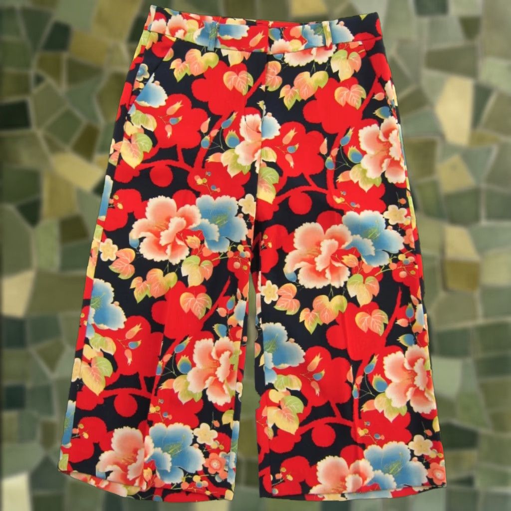 Ann Taylor NWT Ann Taylor LOFT Red Floral Pocket High Rise Wide Leg Capri Pant 6P Blue Red Floral Pant Capri LOFT NWT Ann Taylor Size 28" / US 6 / IT 42 - 1 Thumbnail