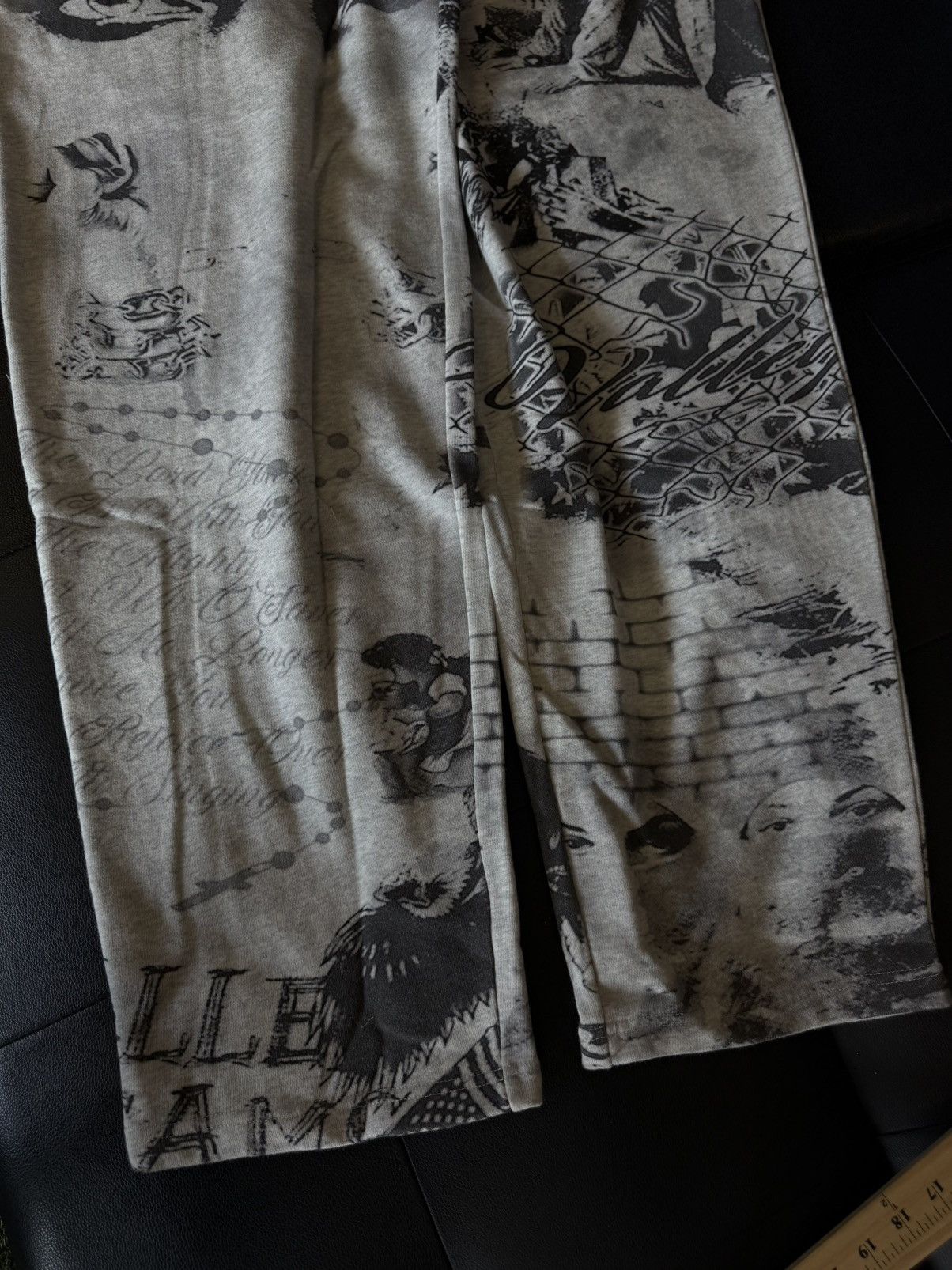 Vale Vale Valley Mural Sweatpants Size Medium(NEW) Size US 32 / EU 48 - 7 Thumbnail