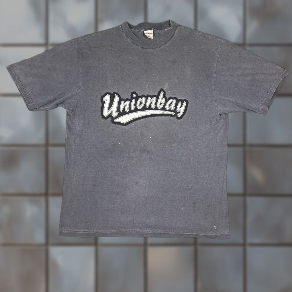 Vintage VINTAGE Unionbay Men’s T-Shirt XL Gray Graphic Tee Distressed 1990s Grunge Mens/Men’s Shirt Short Sleeve 100% Cotton USA Original Size US XL / EU 56 / 4 - 1 Thumbnail