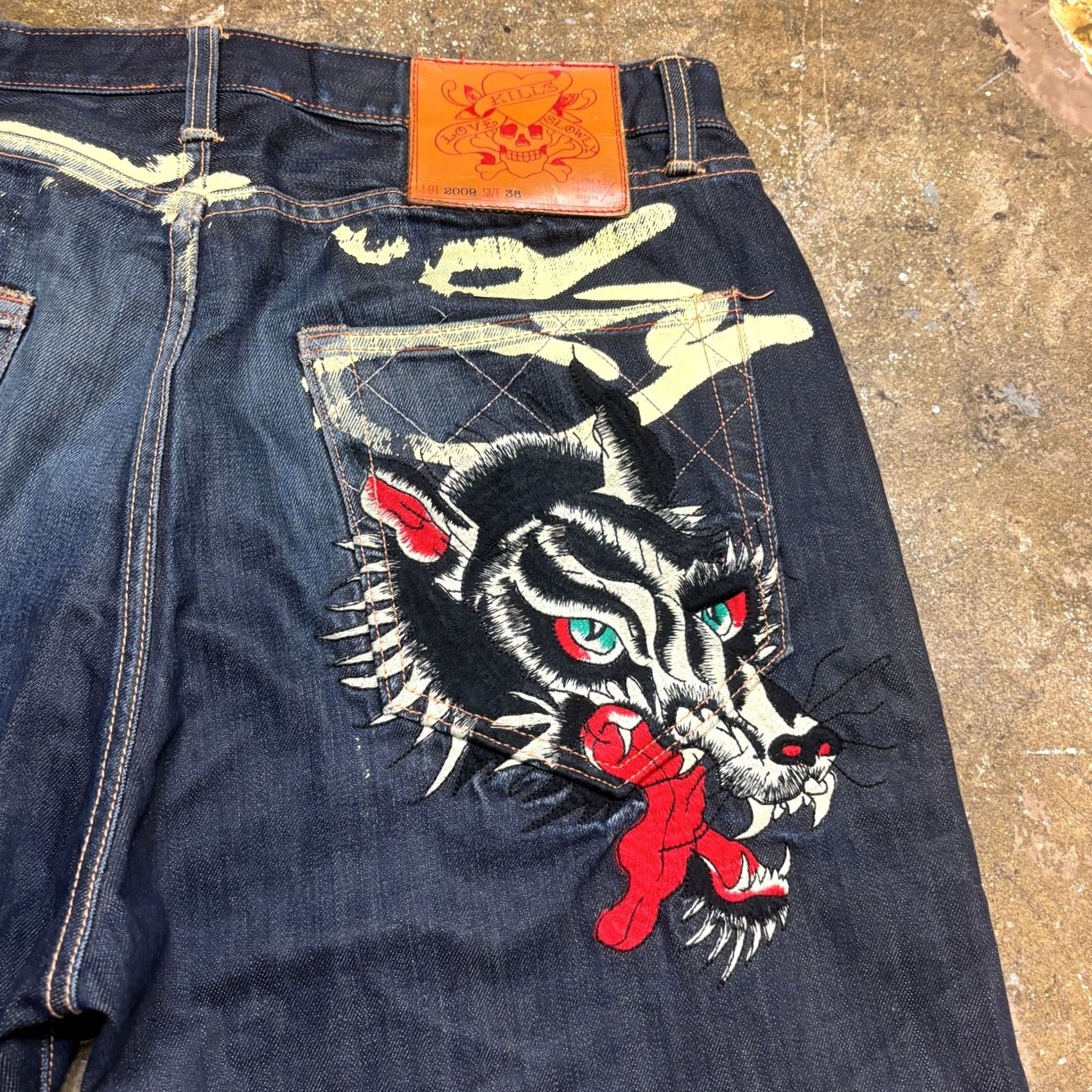 Ed Hardy VINTAGE RARE Ed Hardy Wolf Embroidered y2k Baggy Jeans Men 38x31 Blue Wide-Leg Mens 38 Regular Inseam 38 Size US 38 / EU 54 - 5 Thumbnail