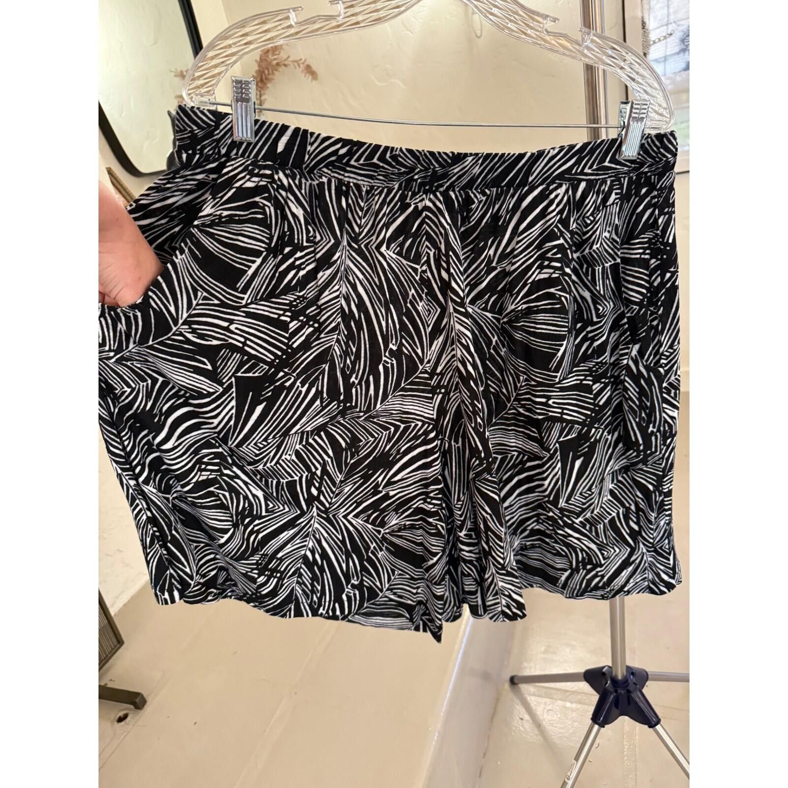 The Unbranded Brand Tropical Palm Leaf Shorts Culottes Pockets Elastic Waist XL Size 32" / US 10 / IT 46 - 8 Thumbnail