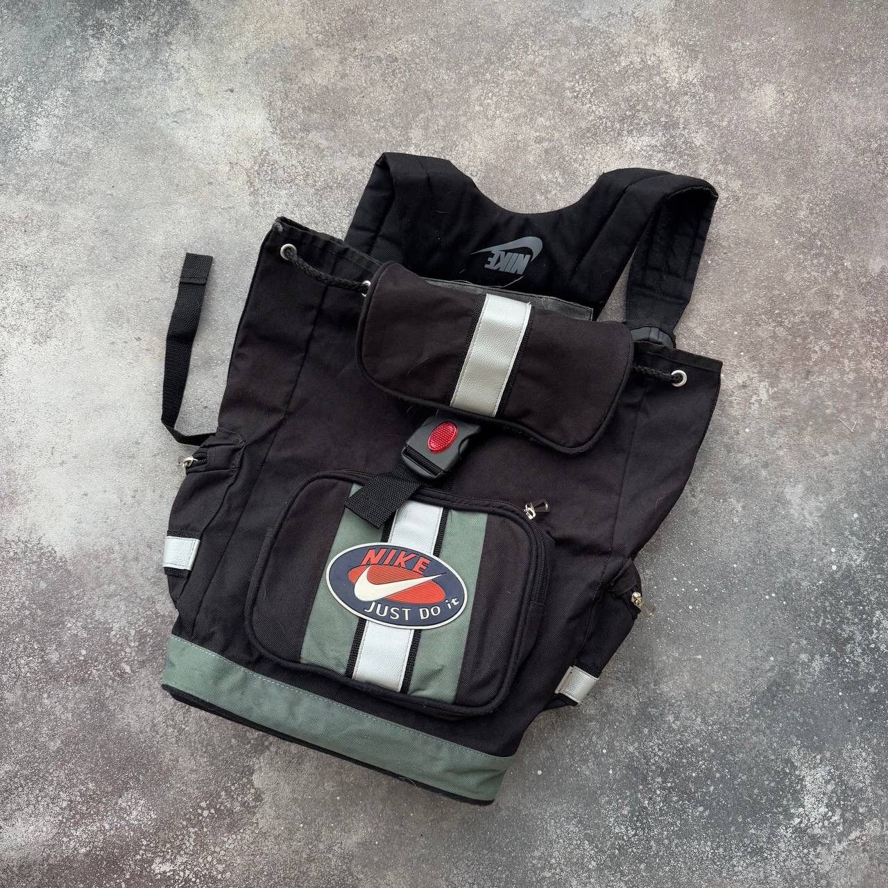 Hypebeast Nike Vintage Swoosh Logo Backpack Size ONE SIZE - 1 Thumbnail