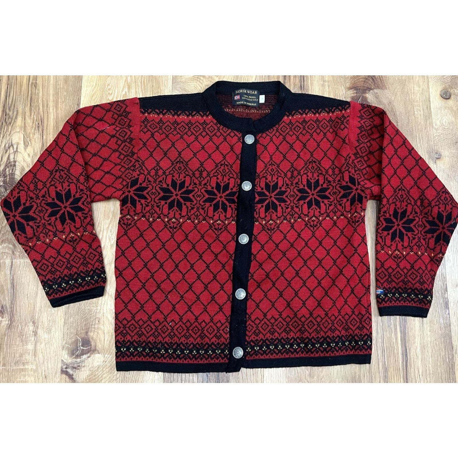 Vintage VINTAGE Norsk Wear Womens Sweater Cardigan Knit Wool Red Small Long Sleeve Crew Neck Casual 100% Wool Fair Isle Button Decor 1970s 80s Womens Size S / US 4 / IT 40 - 3 Thumbnail