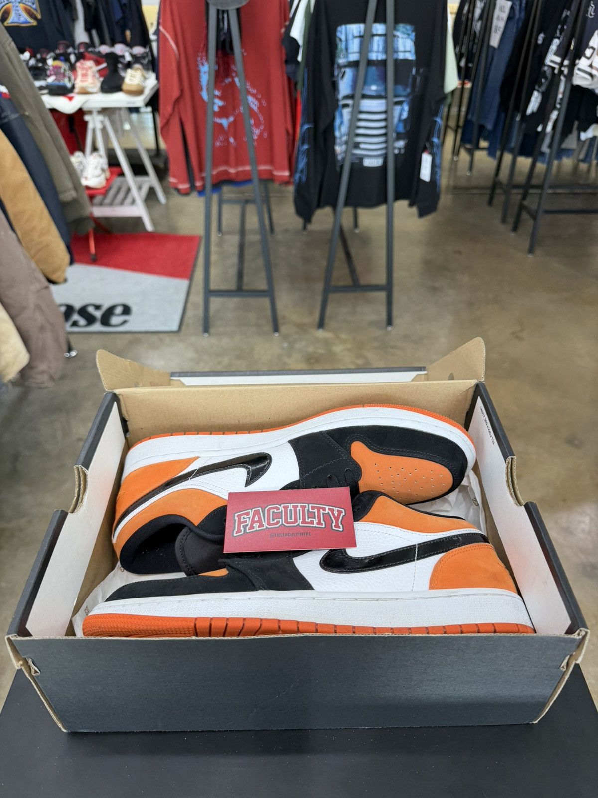 Jordan Brand Air Jordan 1 Low Shattered Backboard Size 10 (2021) Size US 10 / EU 43 - 11 Thumbnail