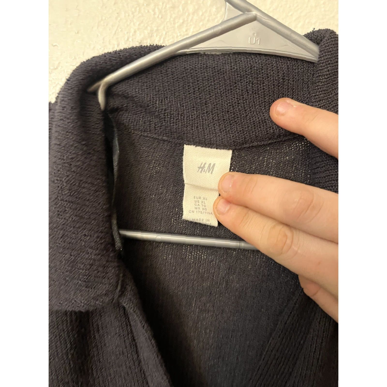 H&M H&M Collared Oversized Knit Dress M Black Dress Clothing Womens Boho Knit Casual Sleeves Short Maxi Shift Vintage No (adjusted) Size M / US 6-8 / IT 42-44 - 2 Thumbnail