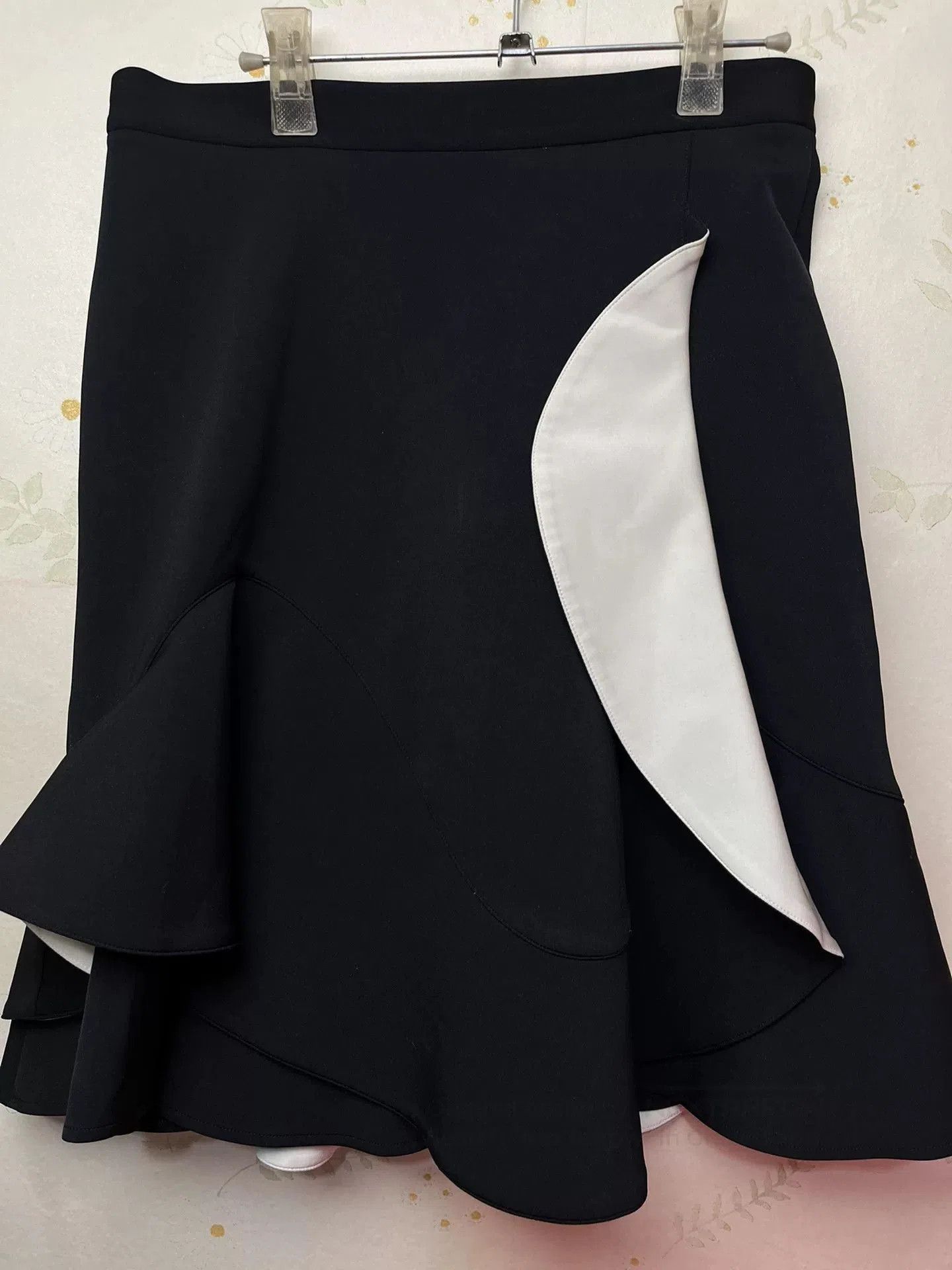 Givenchy Givenchy Black Mermaid Skirt. Size 39" - 1 Thumbnail