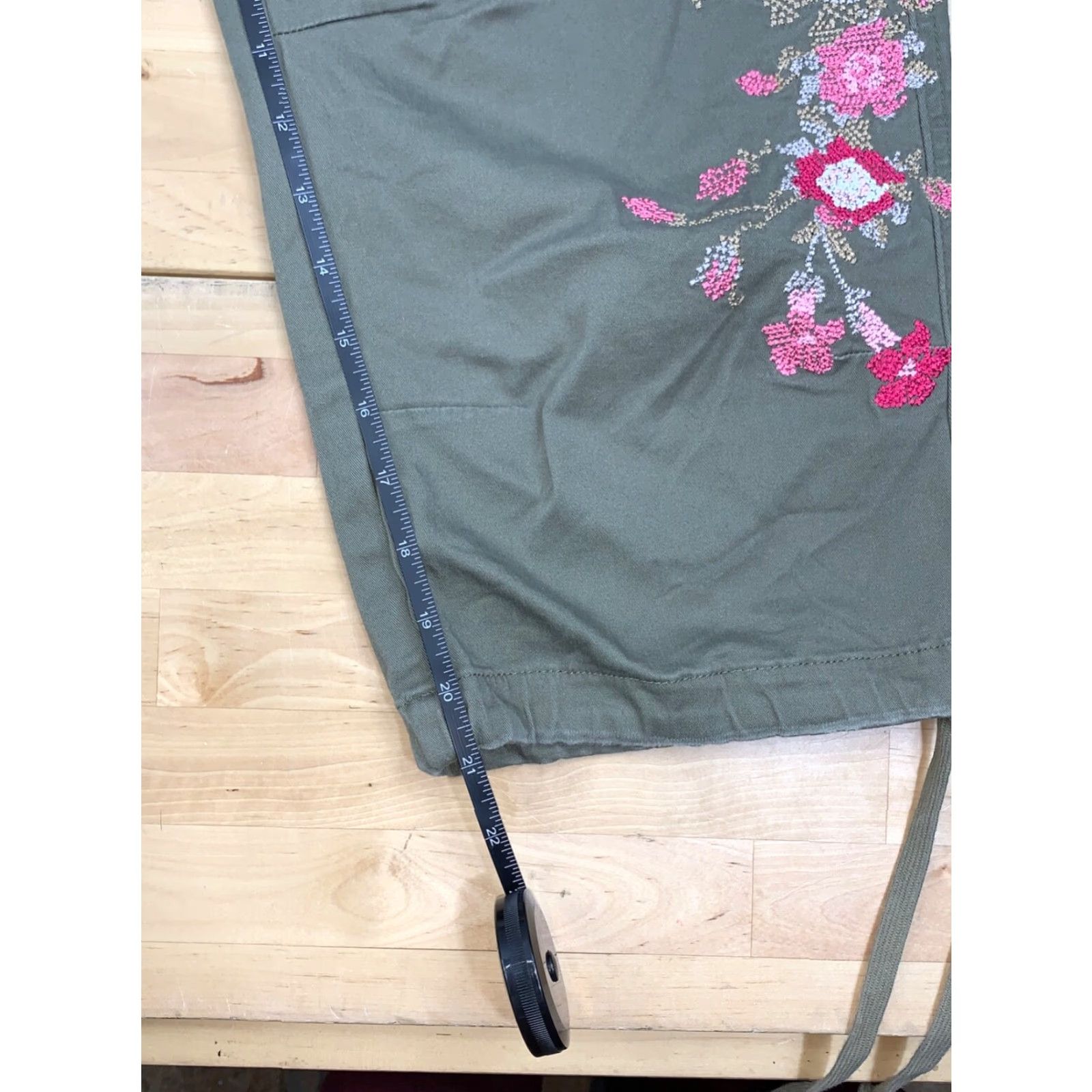 Vintage Venezia Womens Pants Size 8 Green Floral Embroidered Capri #5009 Size 30" / US 8 / IT 44 - 6 Thumbnail