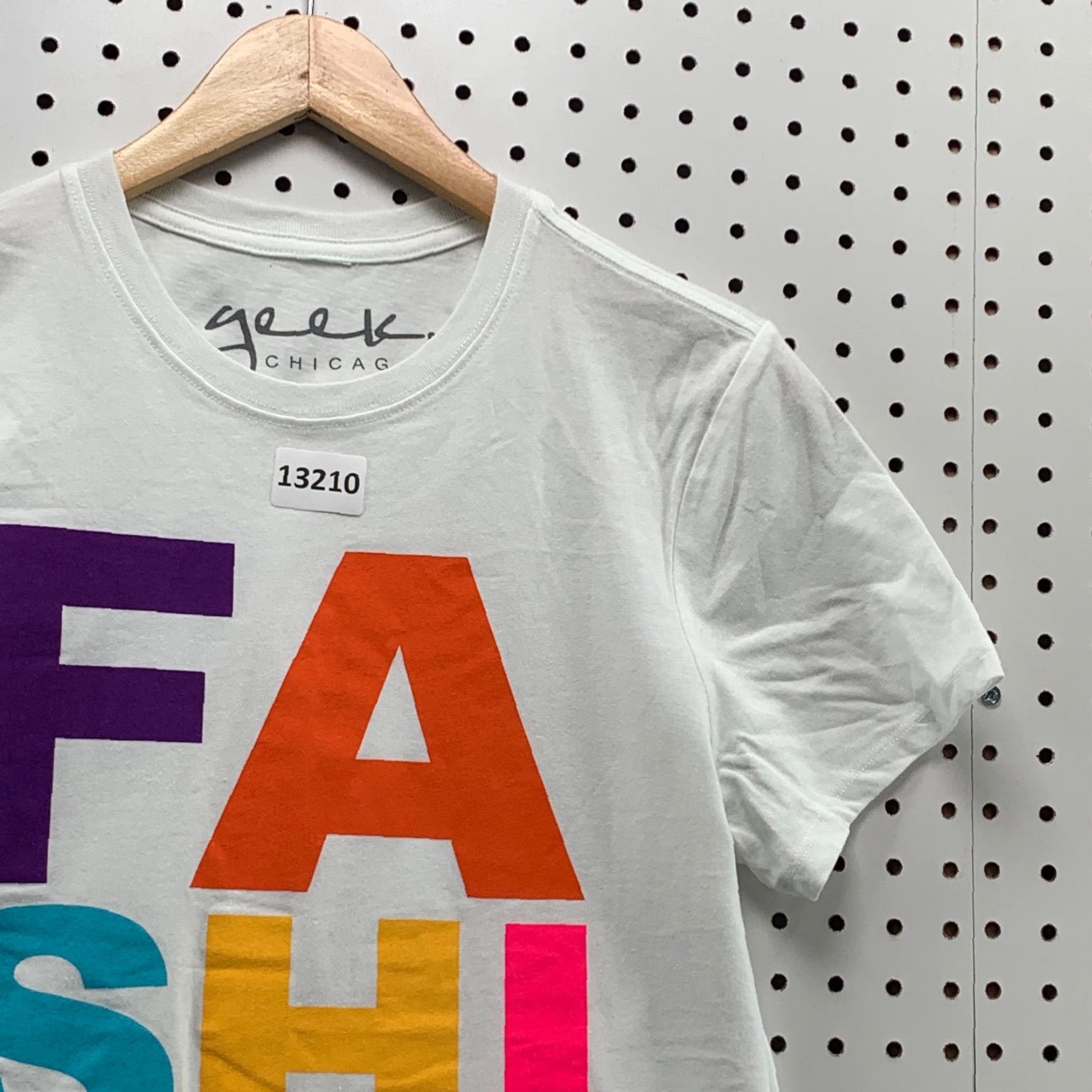 Vintage VINTAGE Fashion Geek Shirt White Adult Small Short Sleeve Graphic Tee Men Geek Theme Size S Size US S / EU 44-46 / 1 - 2 Thumbnail