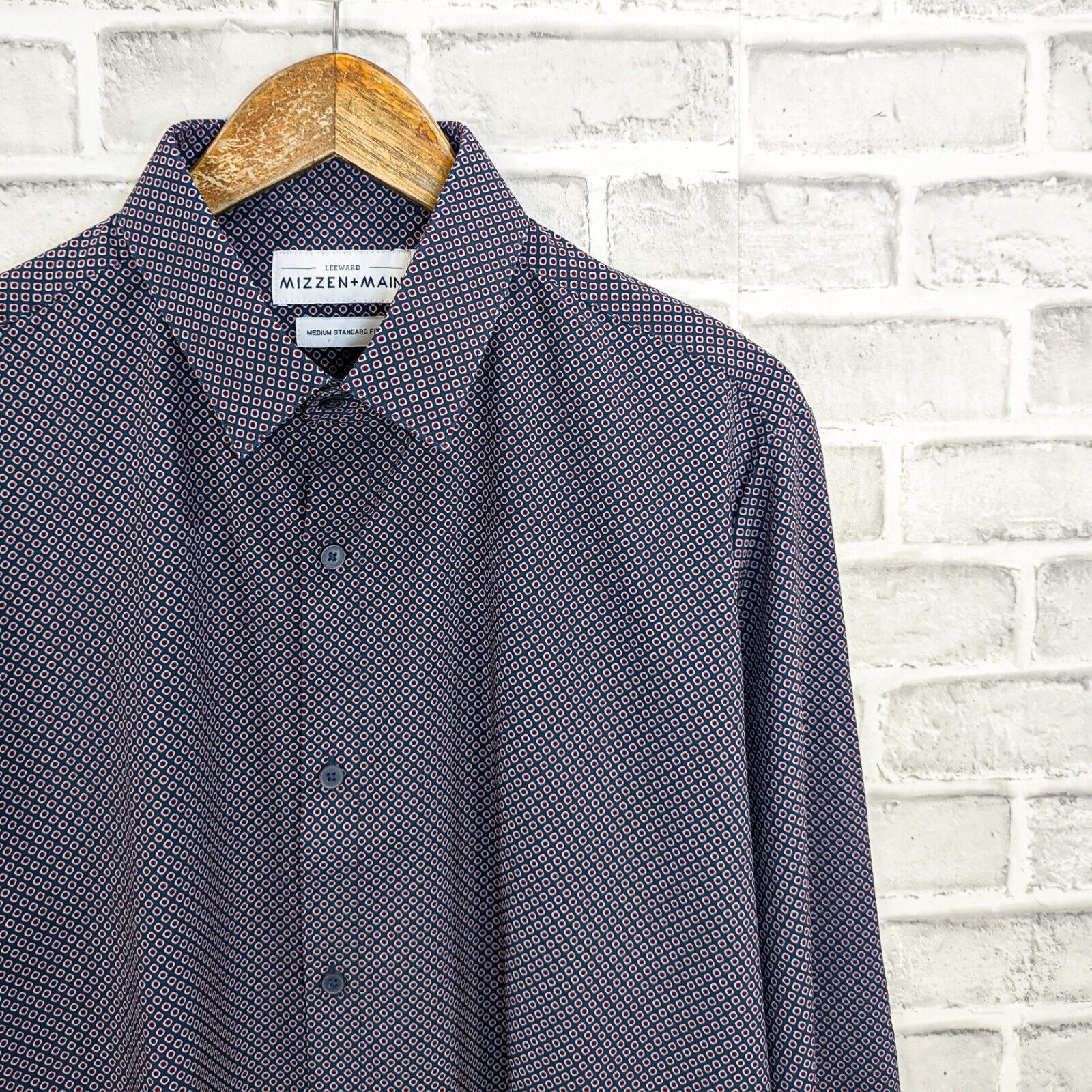 Mizzen+Main MIZZEN + MAIN Standard Fit Button up Shirt Navy Red print Size US M / EU 48-50 / 2 - 2 Thumbnail