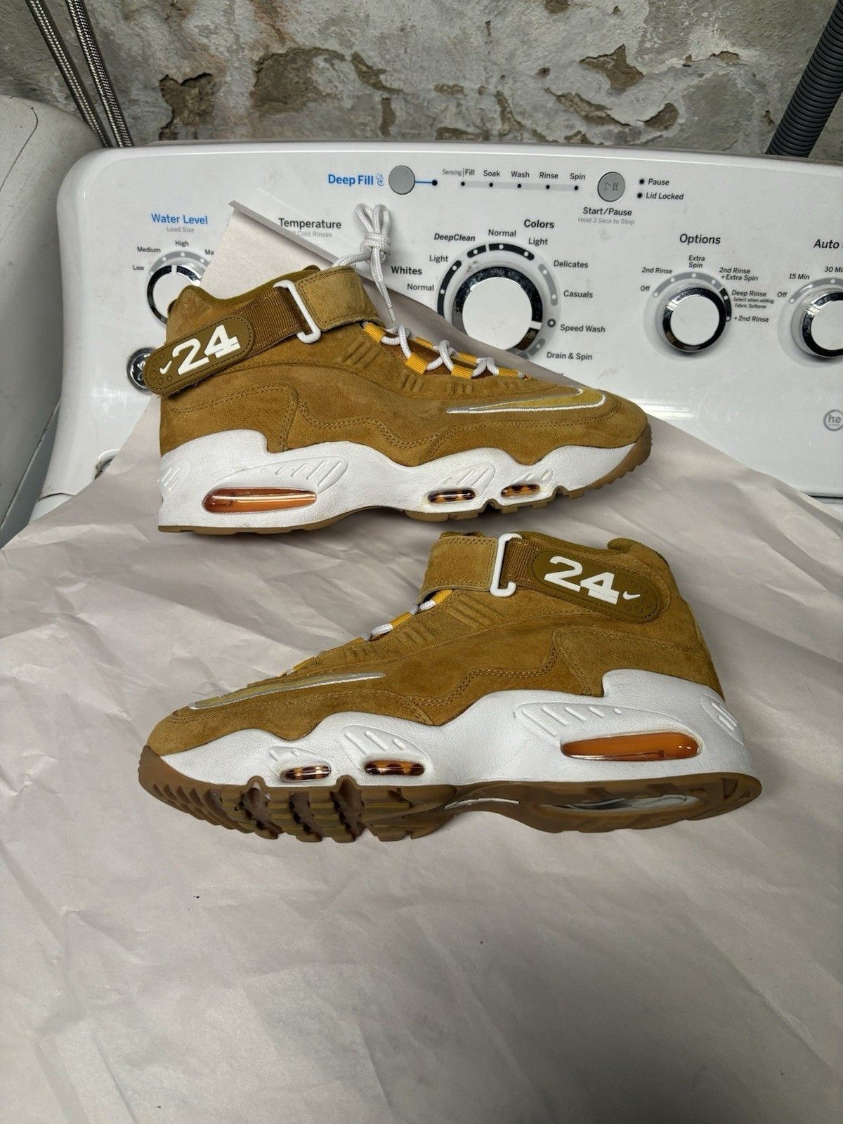 Nike Nike Air Griffey Max 1 Wheat Size US 11.5 / EU 44-45 - 1 Thumbnail