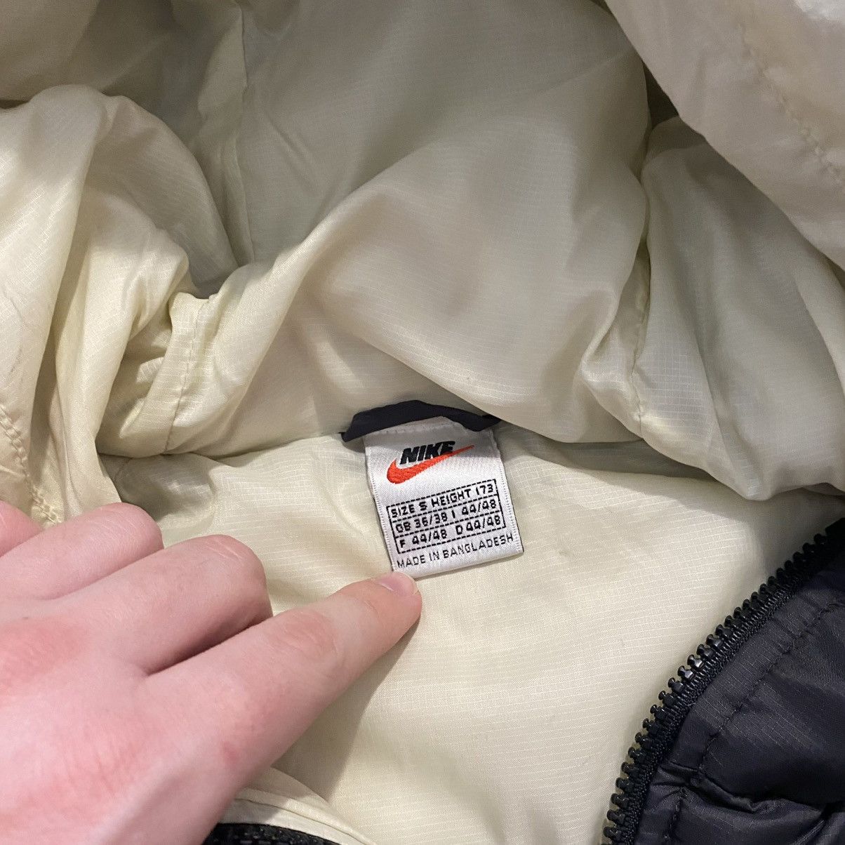 Nike RARE ! VINTAGE NIKE PUFFER DOWN JACKET BIG LOGO 90s Size US M / EU 48-50 / 2 - 14 Thumbnail